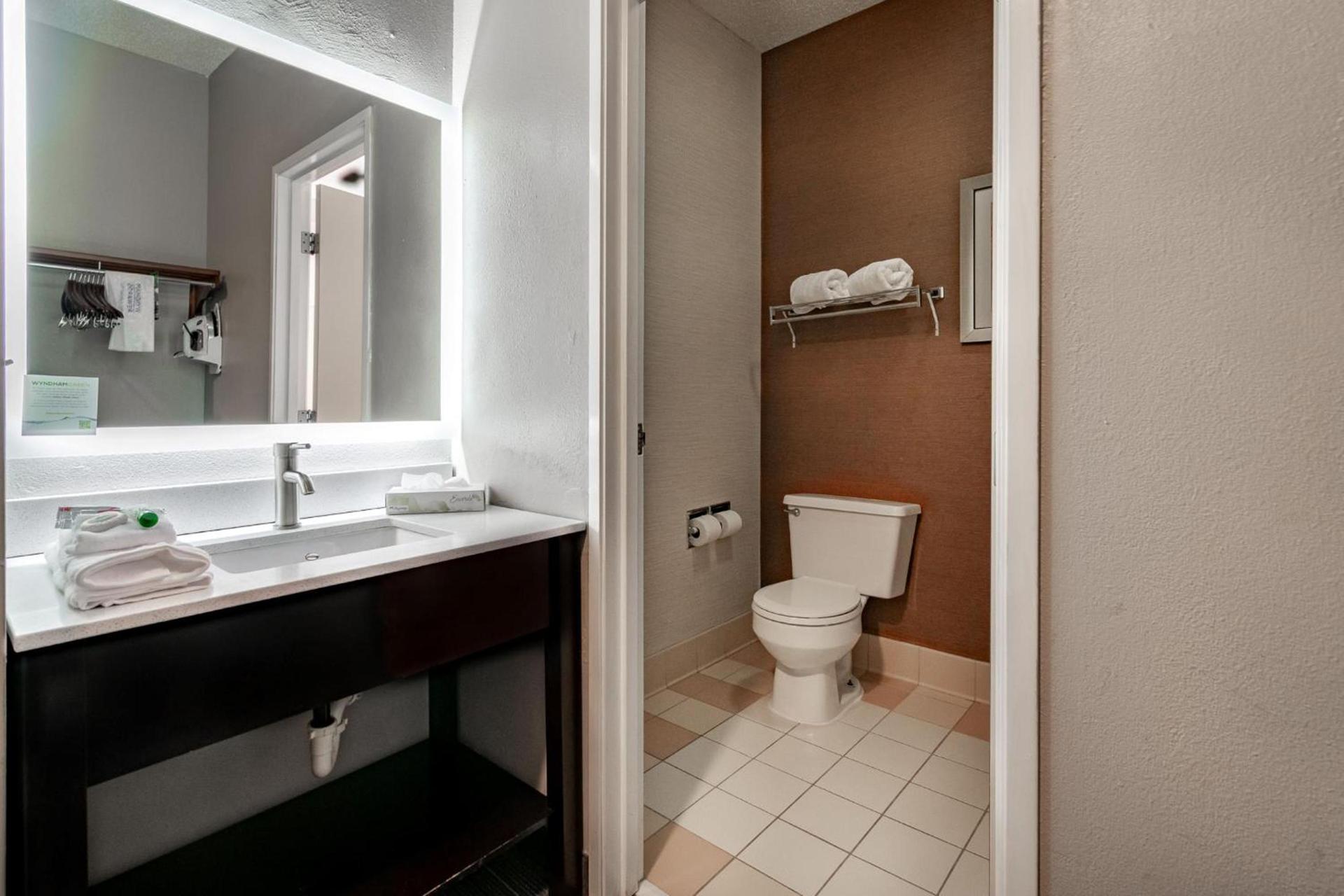 Wingate by Wyndham Great Falls photo 25