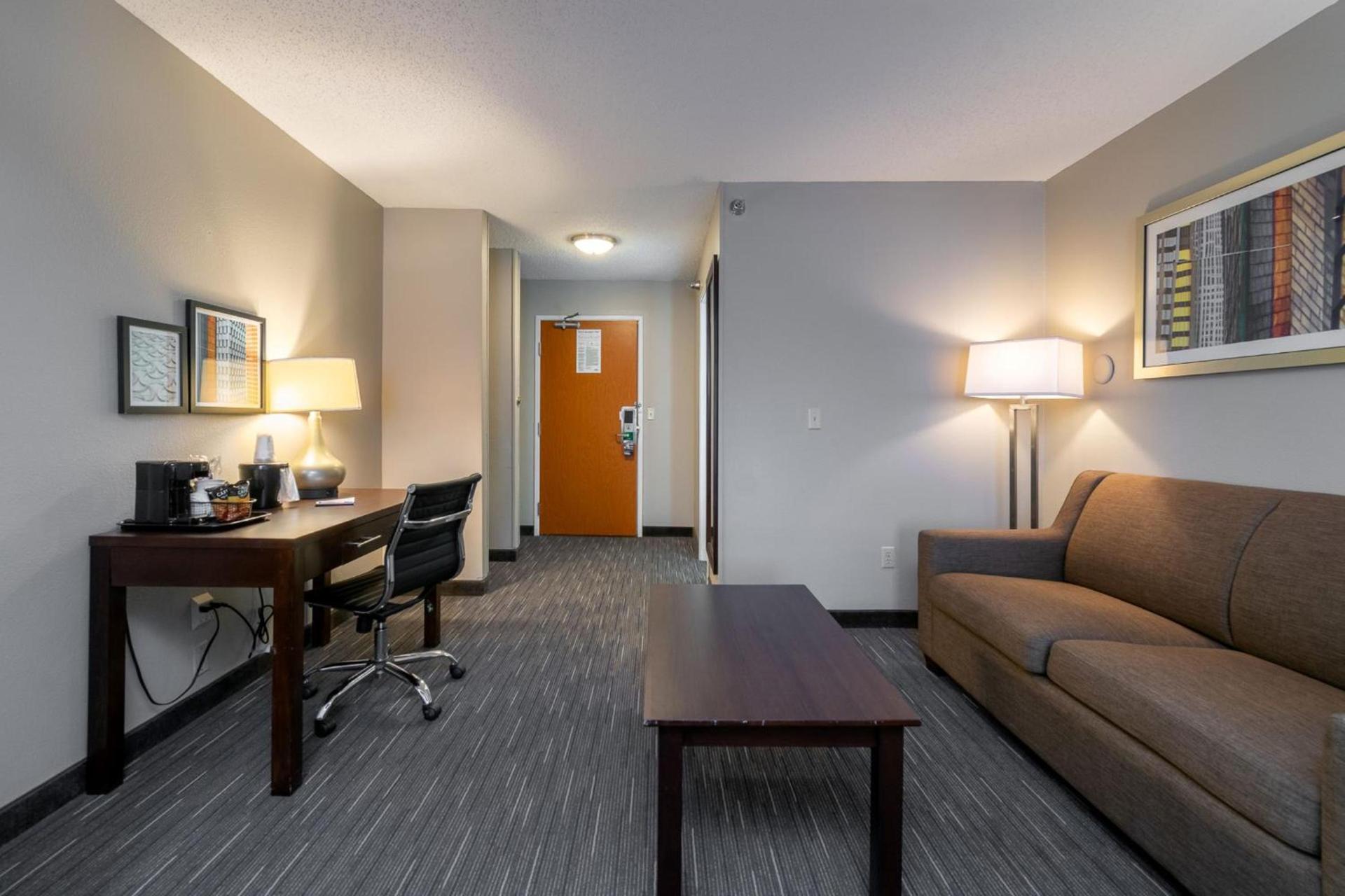 Wingate by Wyndham Great Falls photo 18