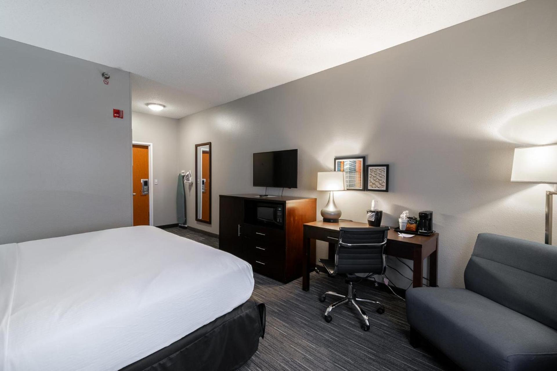 Wingate by Wyndham Great Falls photo 34