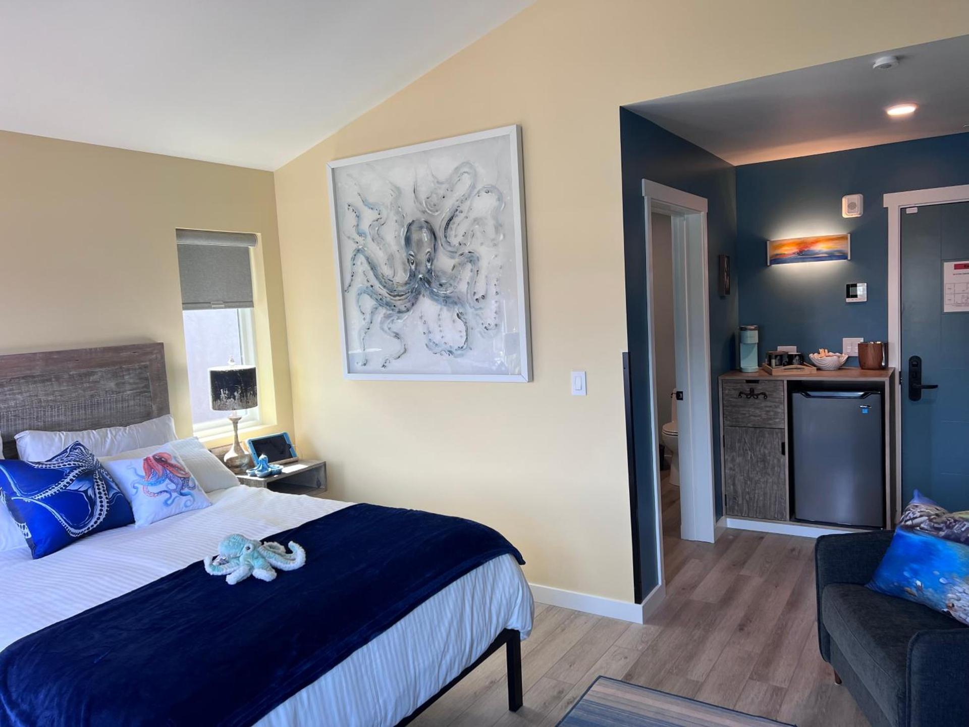 HarborWalk Inn photo 86