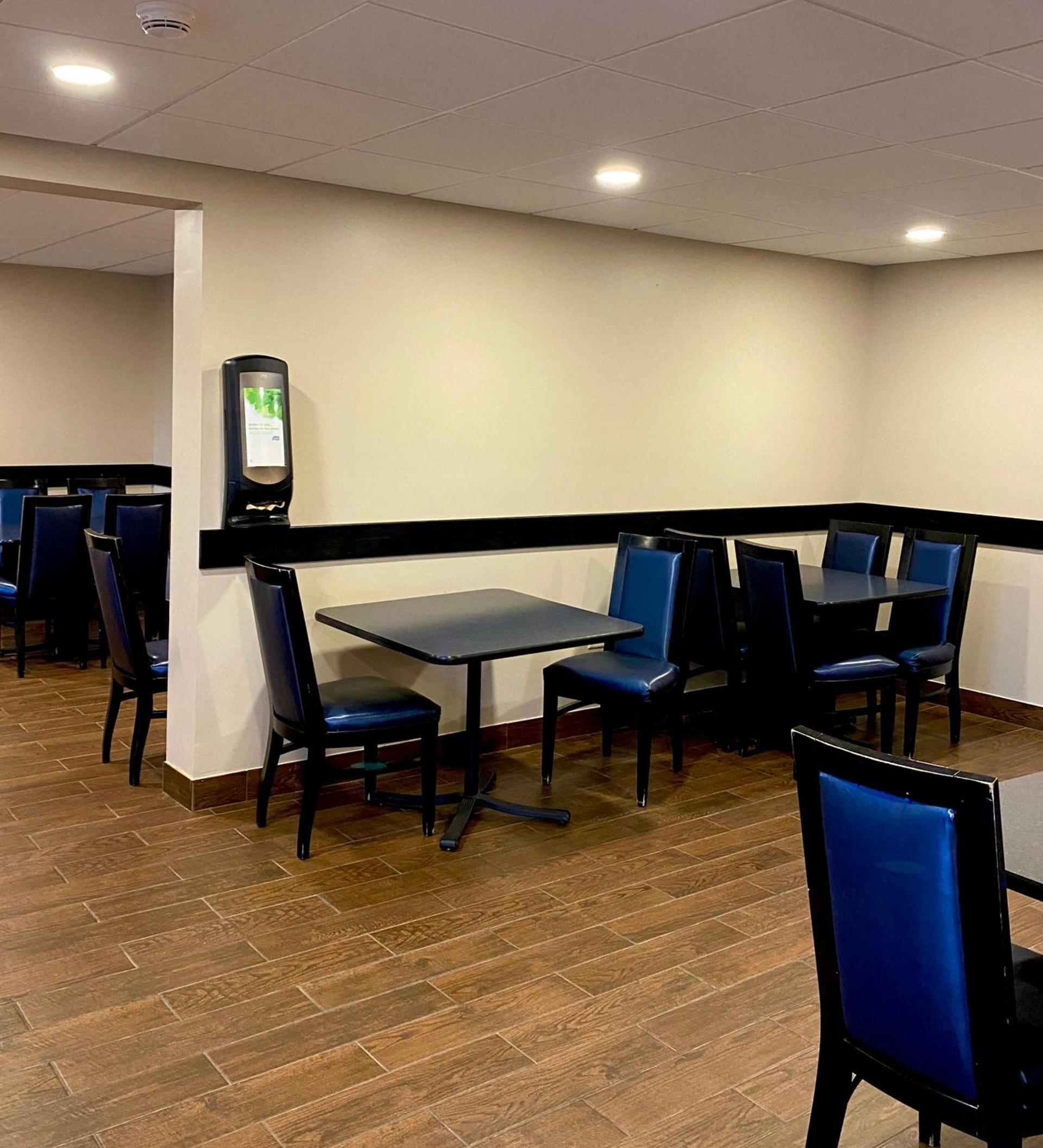 Quality Inn Bangor Airport photo 41