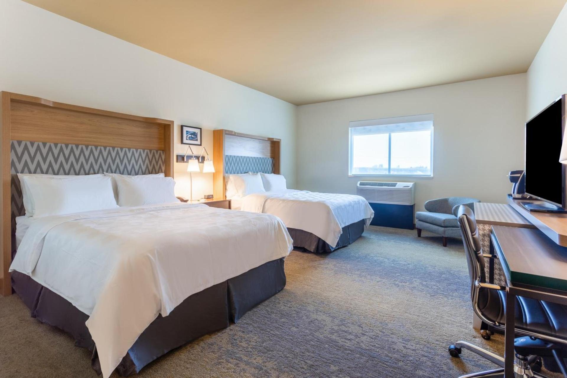 Holiday Inn & Suites Cedar Falls-Waterloo Event Ctr by IHG photo 48