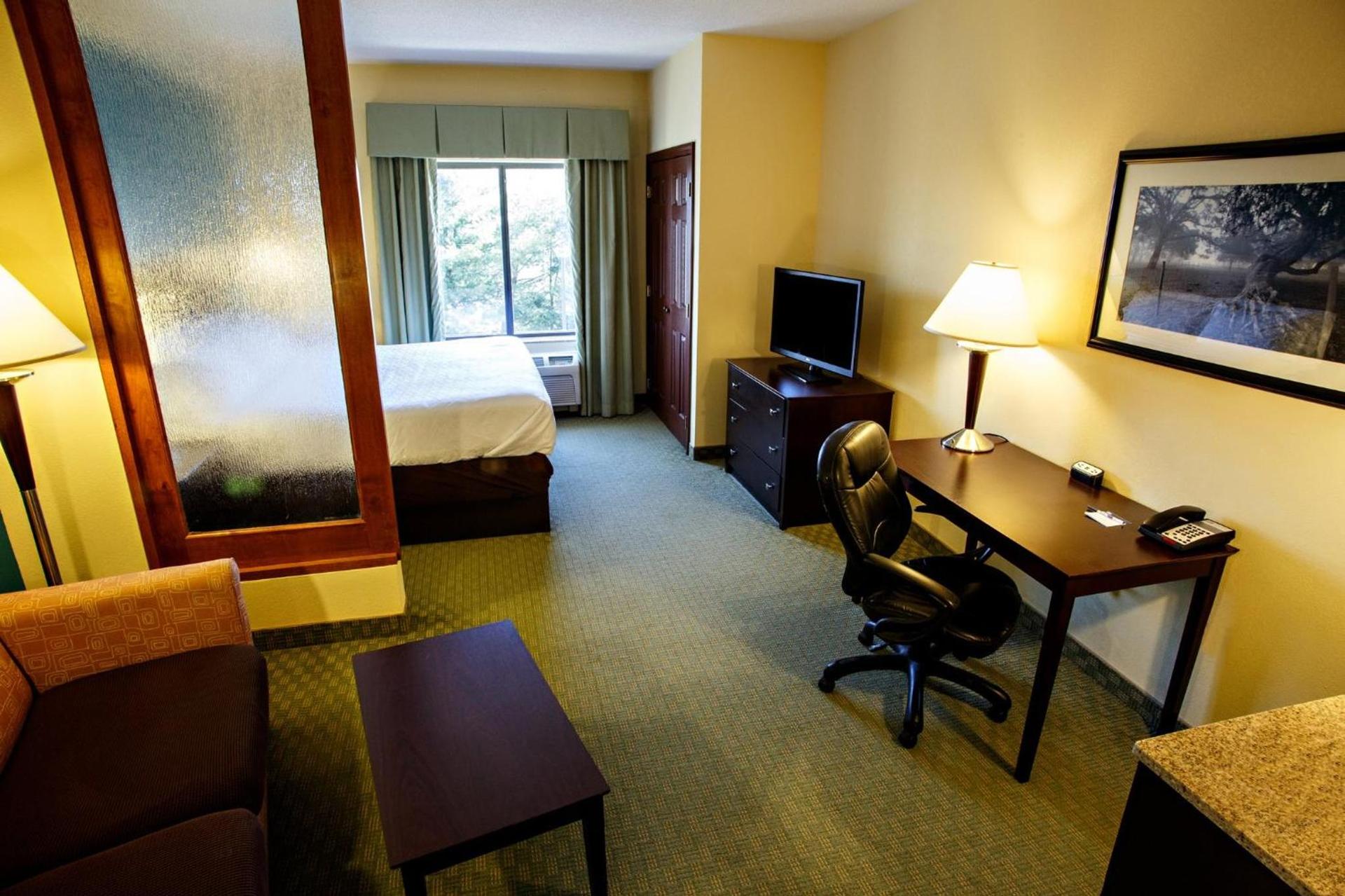 Holiday Inn Express & Suites Harrisburg West photo 24