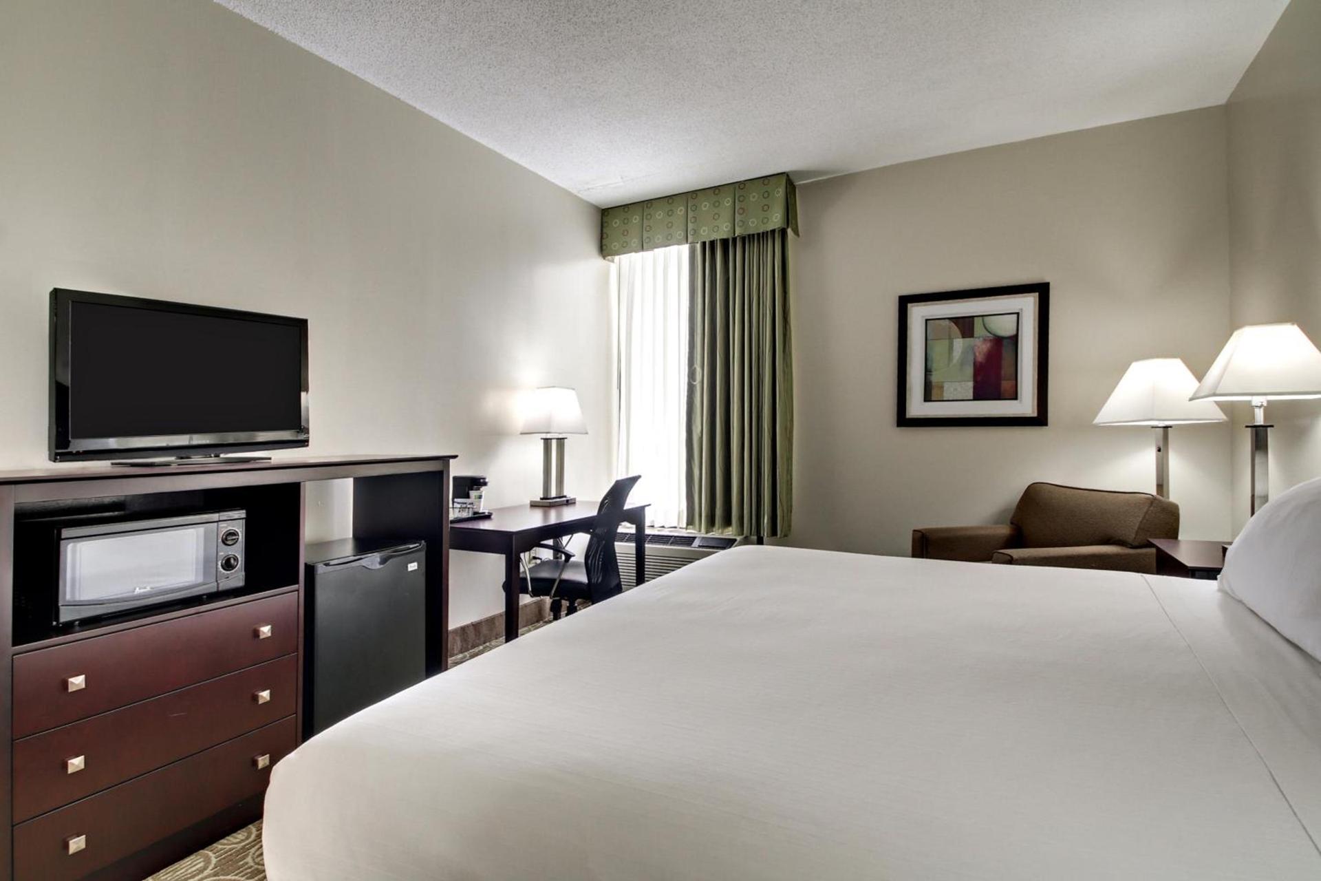 Holiday Inn Express Marshfield - Springfield Area by IHG photo 12