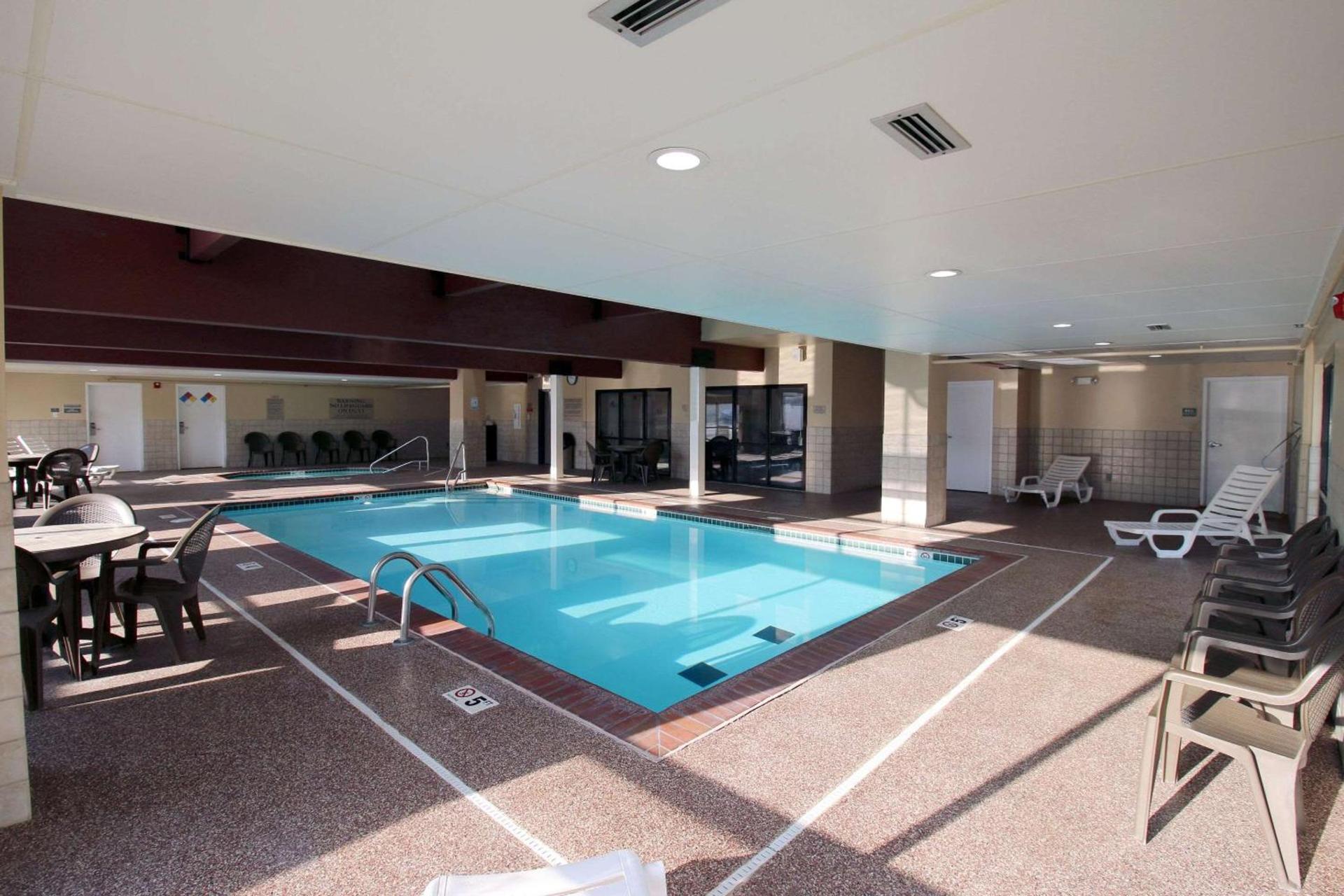 Country Inn & Suites by Radisson, Council Bluffs, IA photo 46