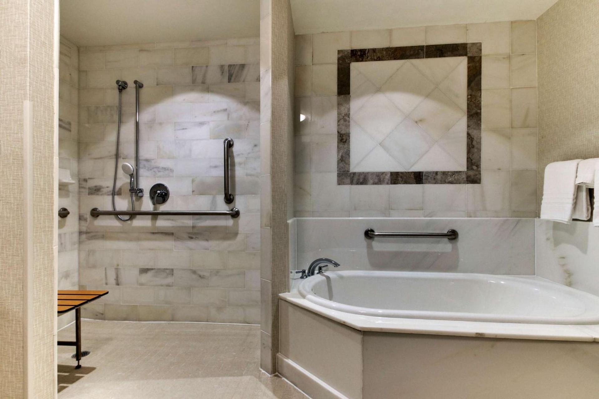 Drury Plaza Hotel Richmond photo 40