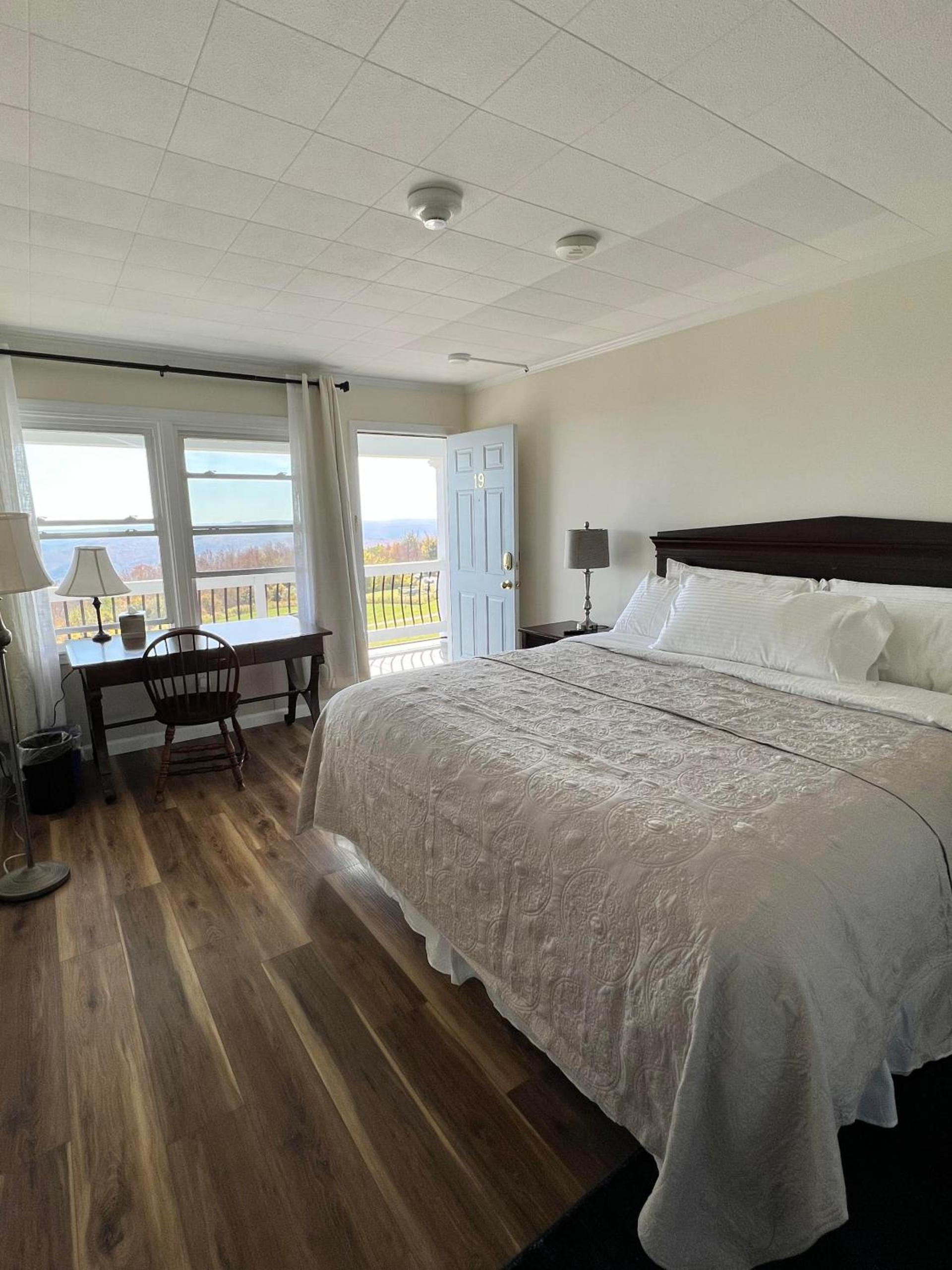 Blue Vista Motor Lodge photo 13