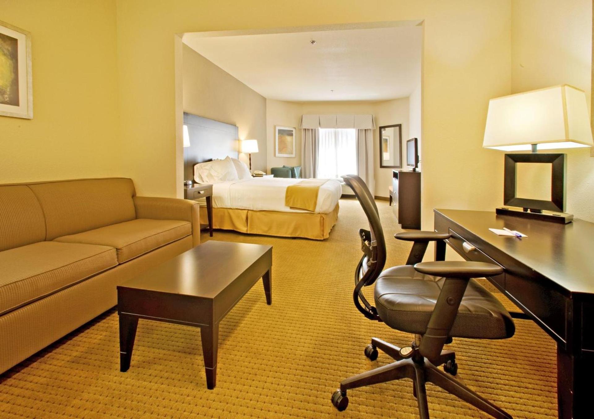 Holiday Inn Express Hotel & Suites Shamrock North by IHG photo 6