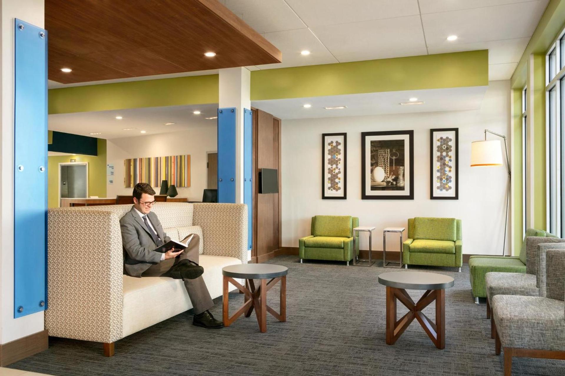 Holiday Inn Express & Suites Salisbury by IHG photo 36