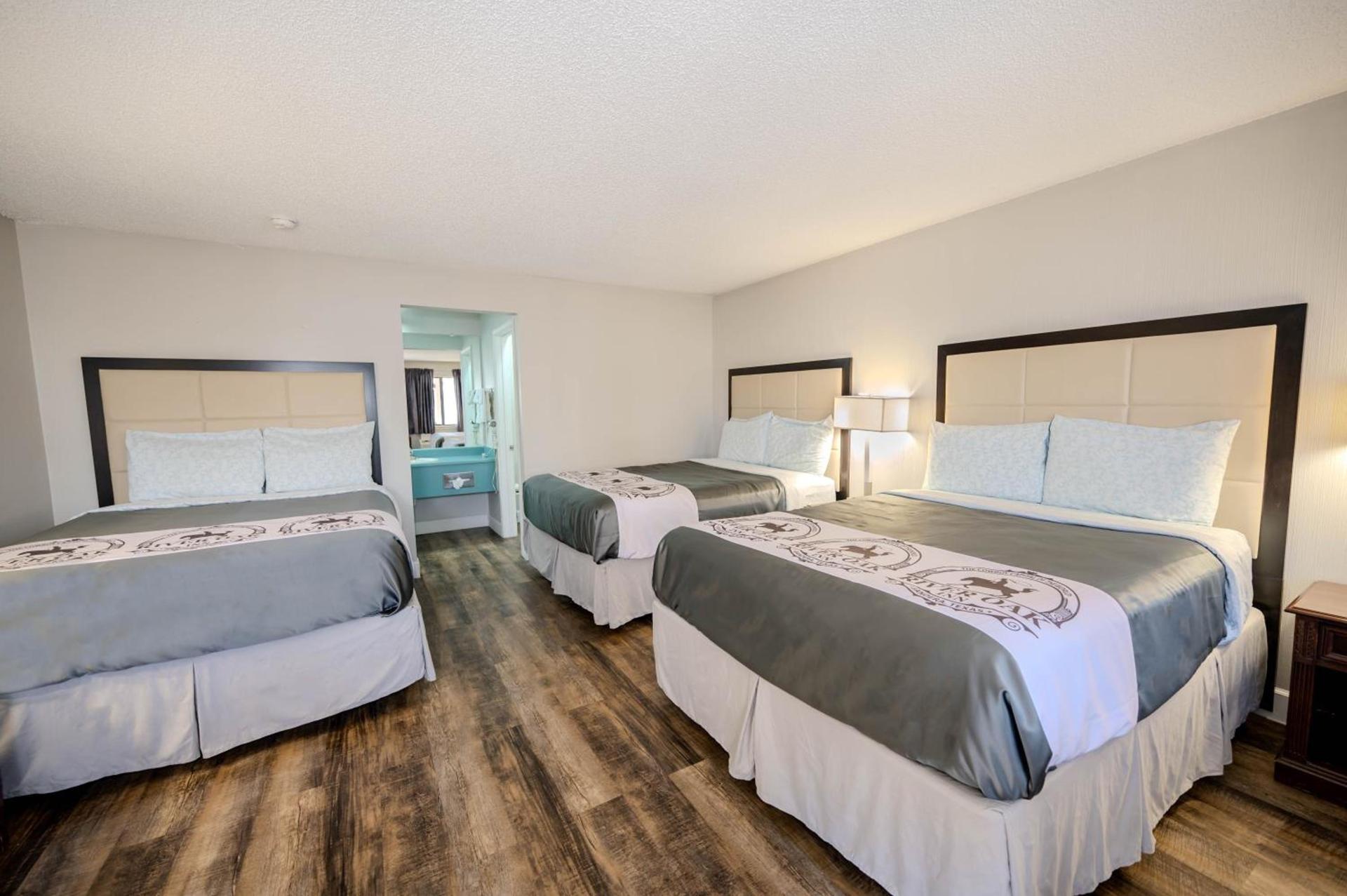 RIVER OAK INN photo 26