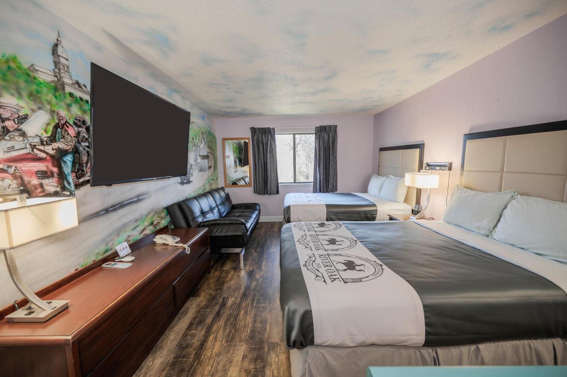 RIVER OAK INN photo 36