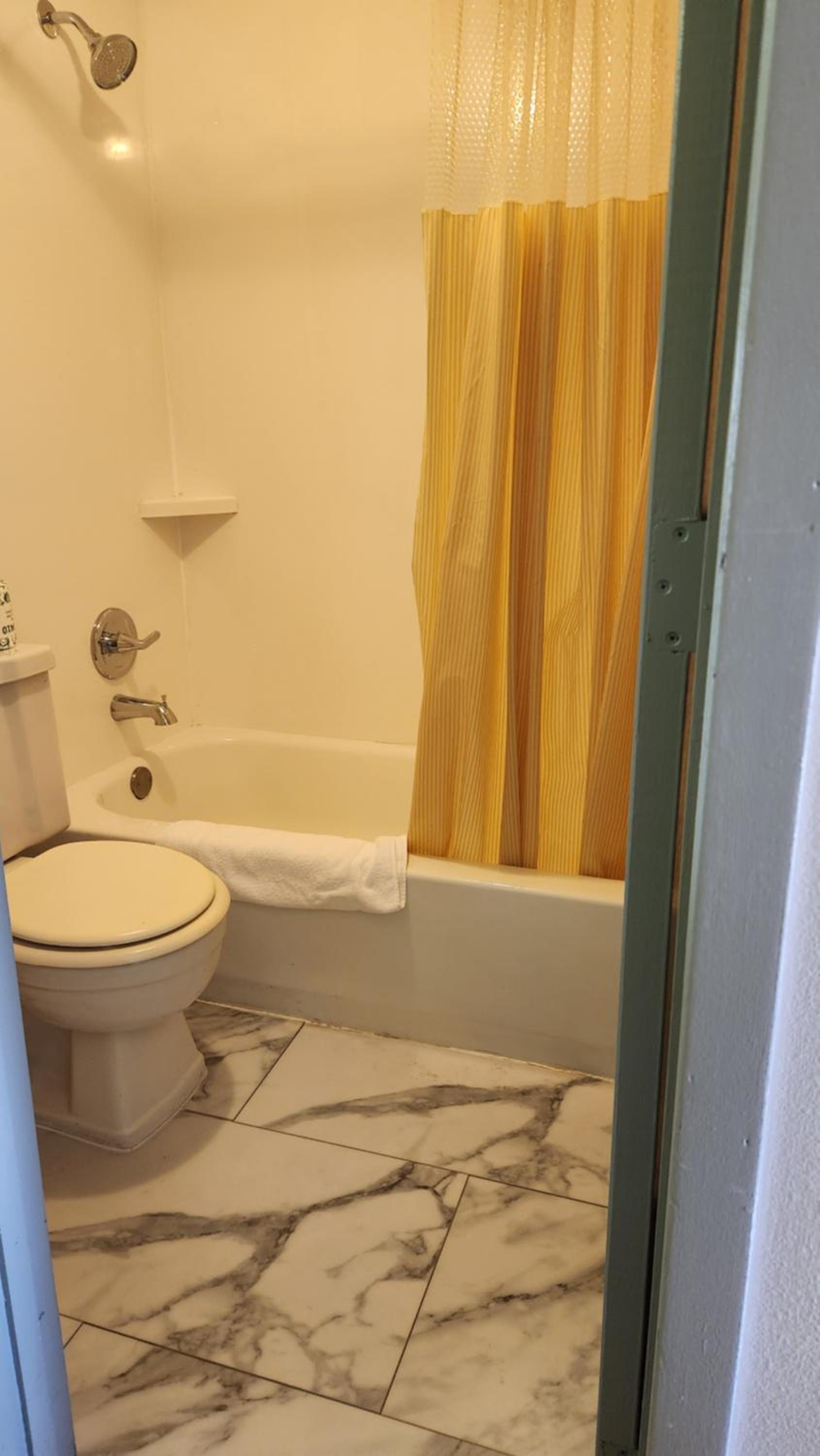 Days Inn by Wyndham Frankfort photo 7