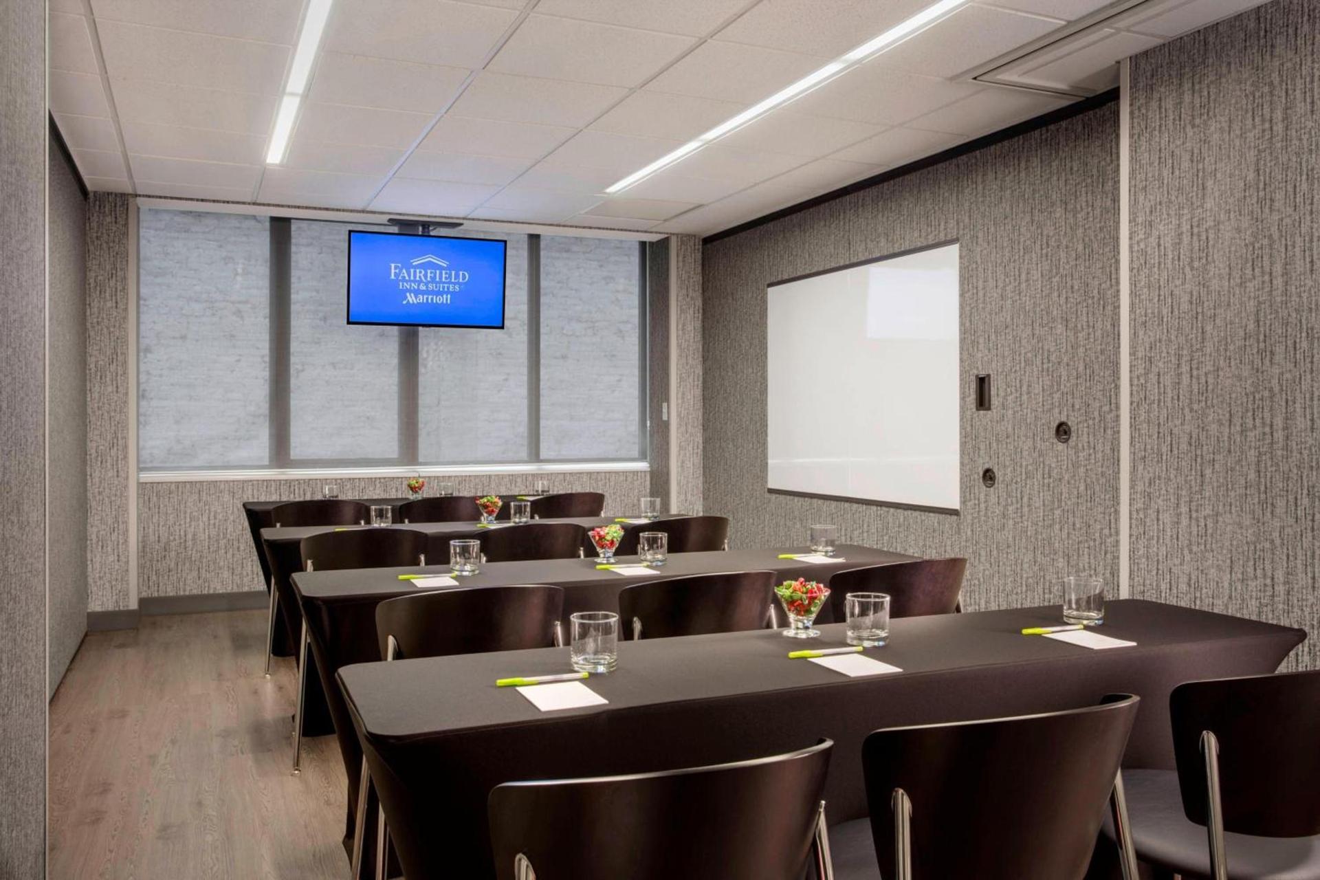 Fairfield Inn and Suites Chicago Downtown/ Magnificent Mile photo 17
