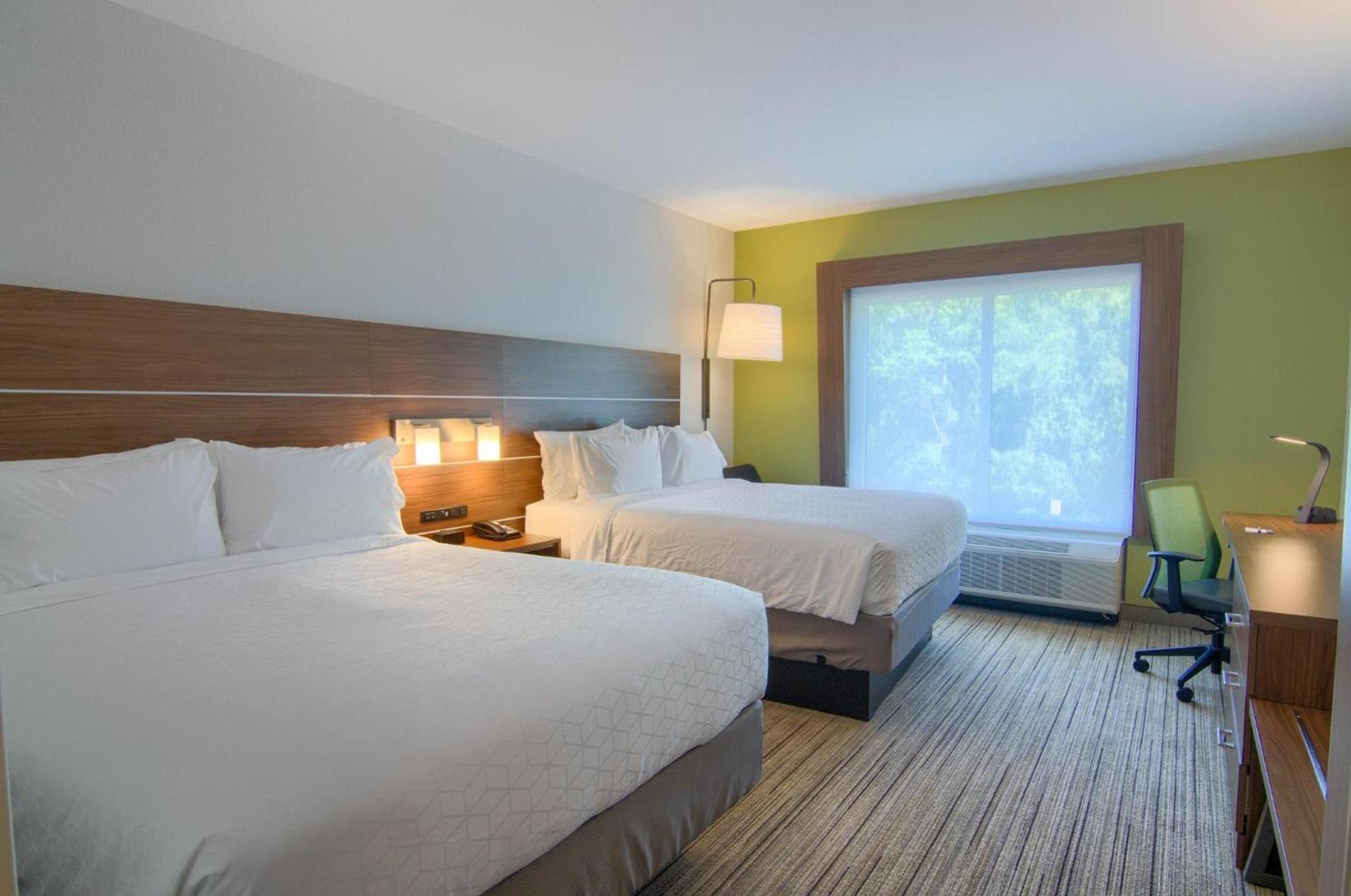 Holiday Inn Express & Suites Mobile - University Area by IHG photo 43