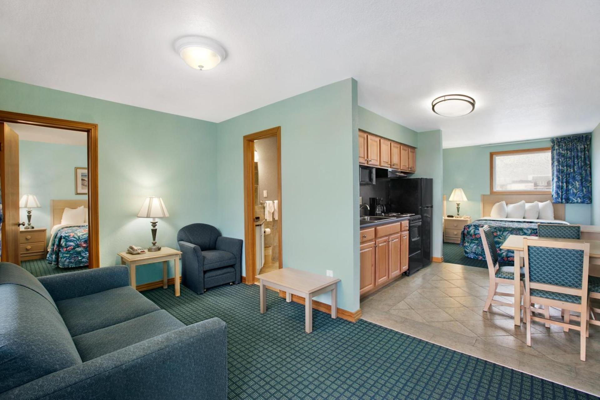 Mariner Inn And Suites photo 18