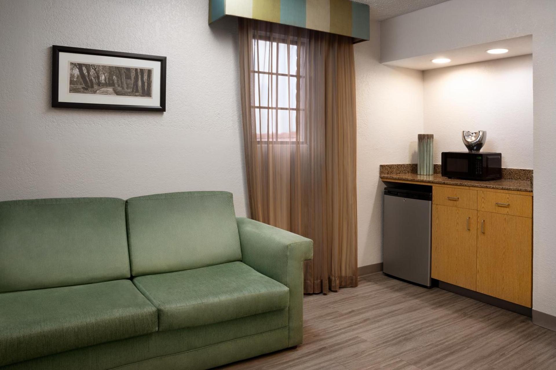 La Quinta Inn by Wyndham Victoria photo 8