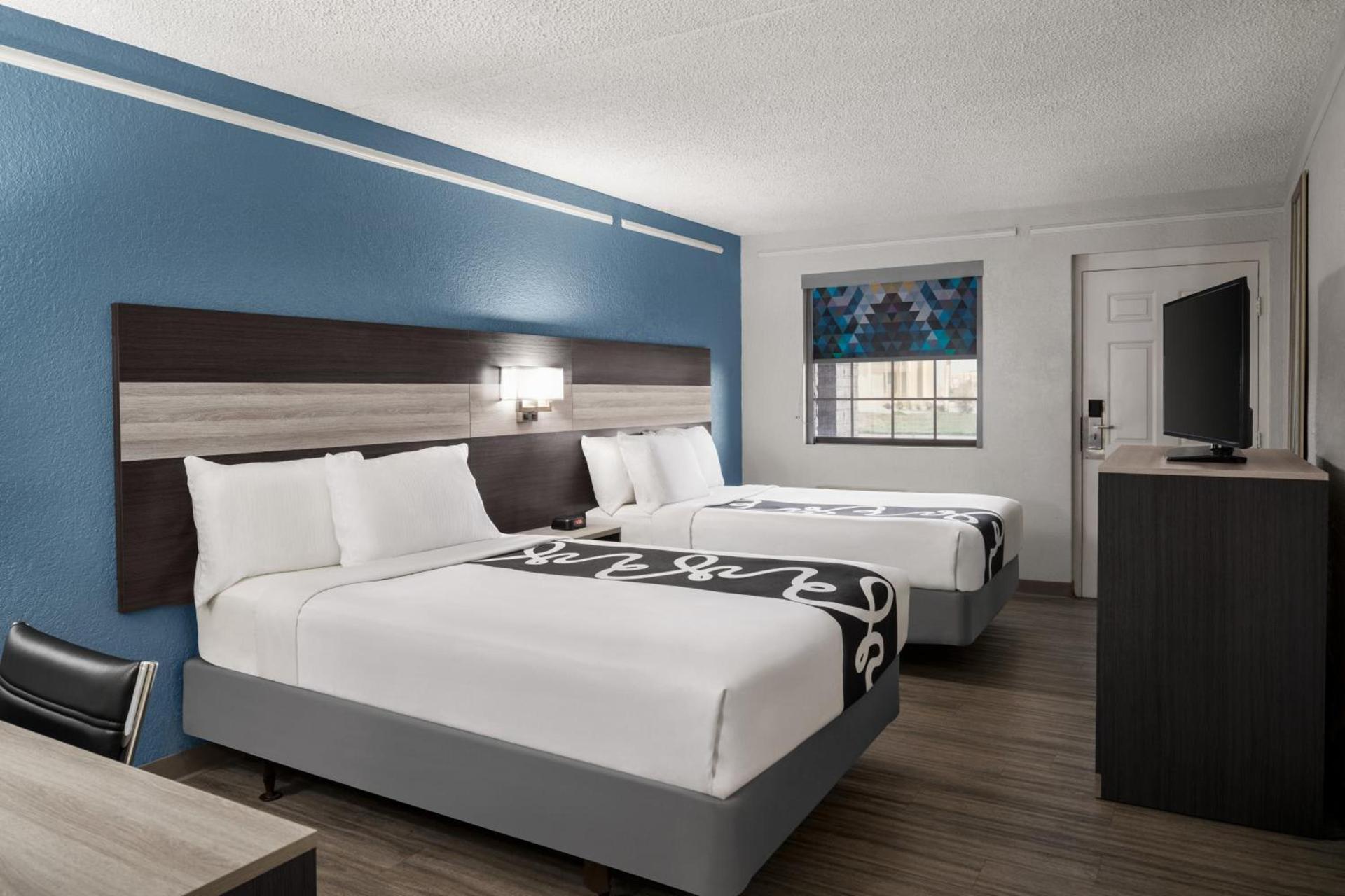 La Quinta Inn by Wyndham Victoria photo 26
