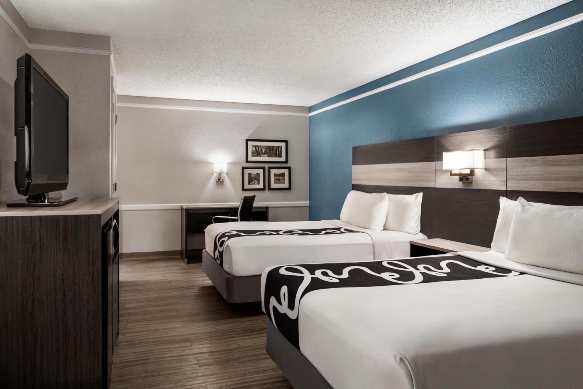 La Quinta Inn by Wyndham Victoria photo 14