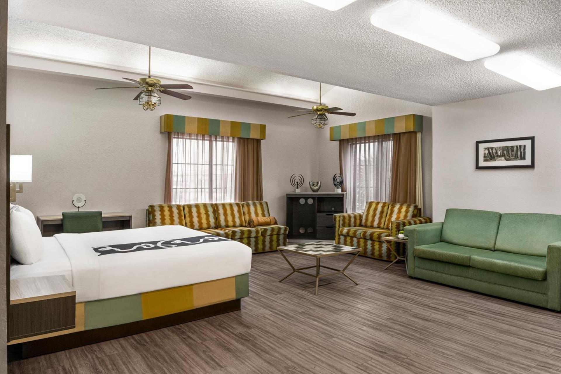 La Quinta Inn by Wyndham Victoria photo 20