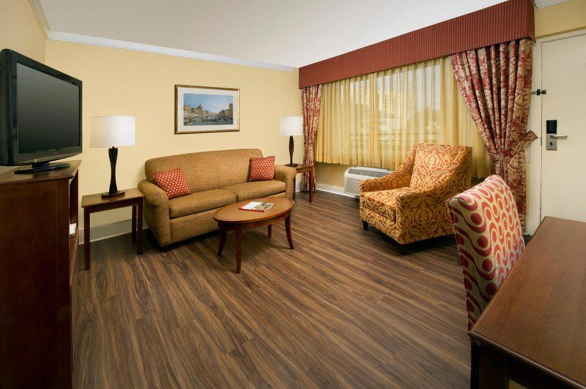 Park Lane Suites & Inn photo 39