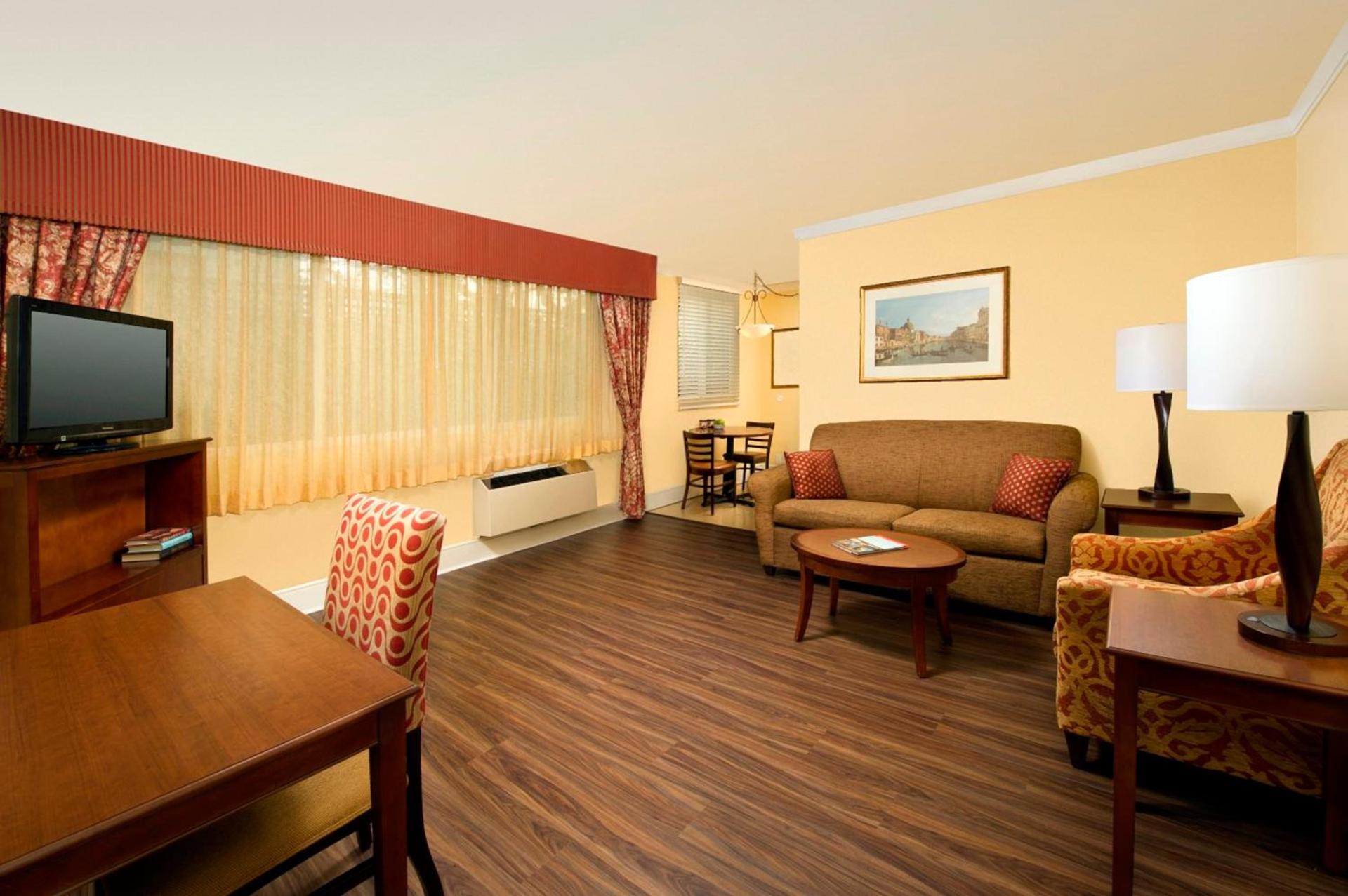 Park Lane Suites & Inn photo 42