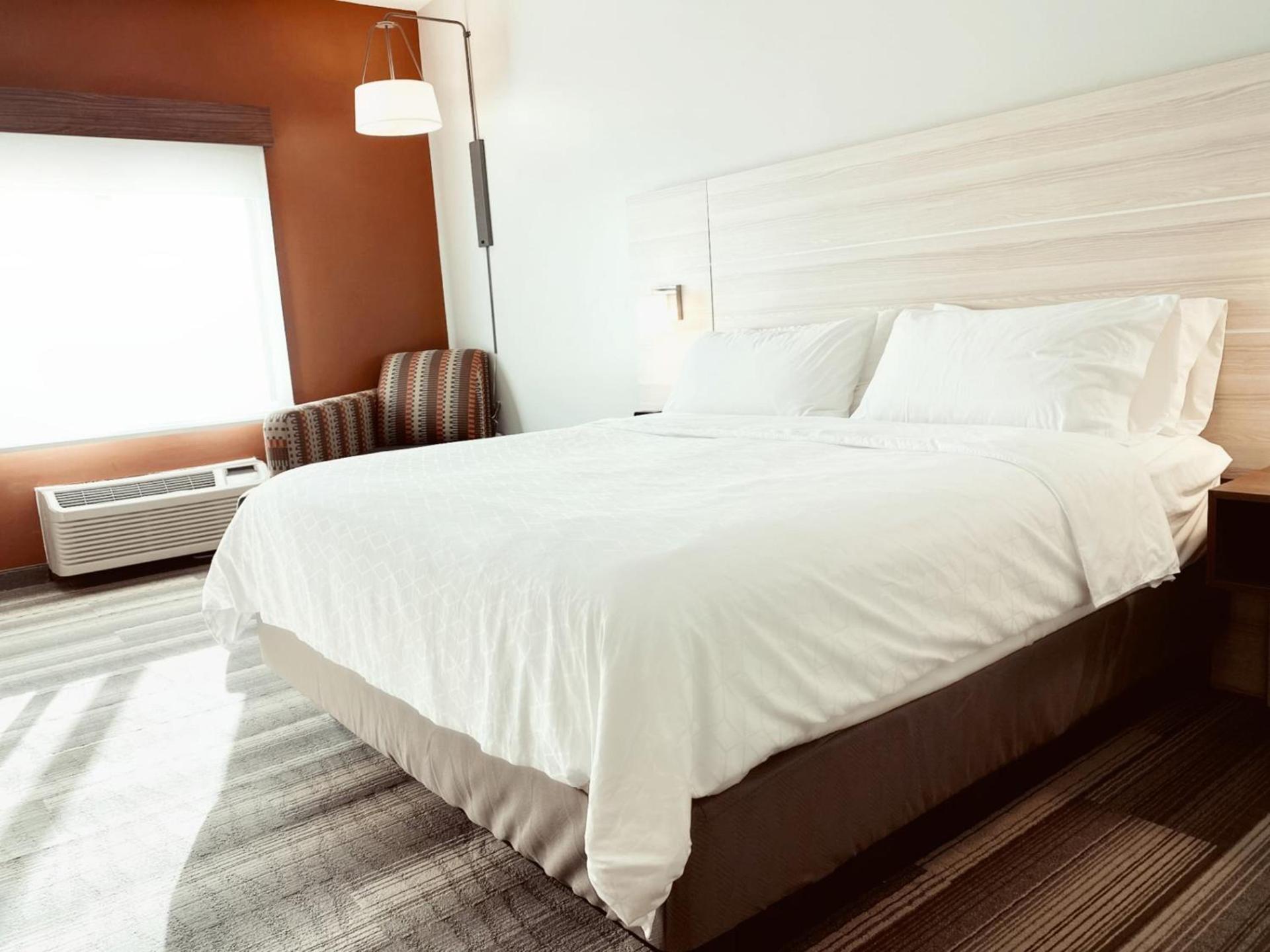 Holiday Inn Express & Suites La Porte by IHG photo 9