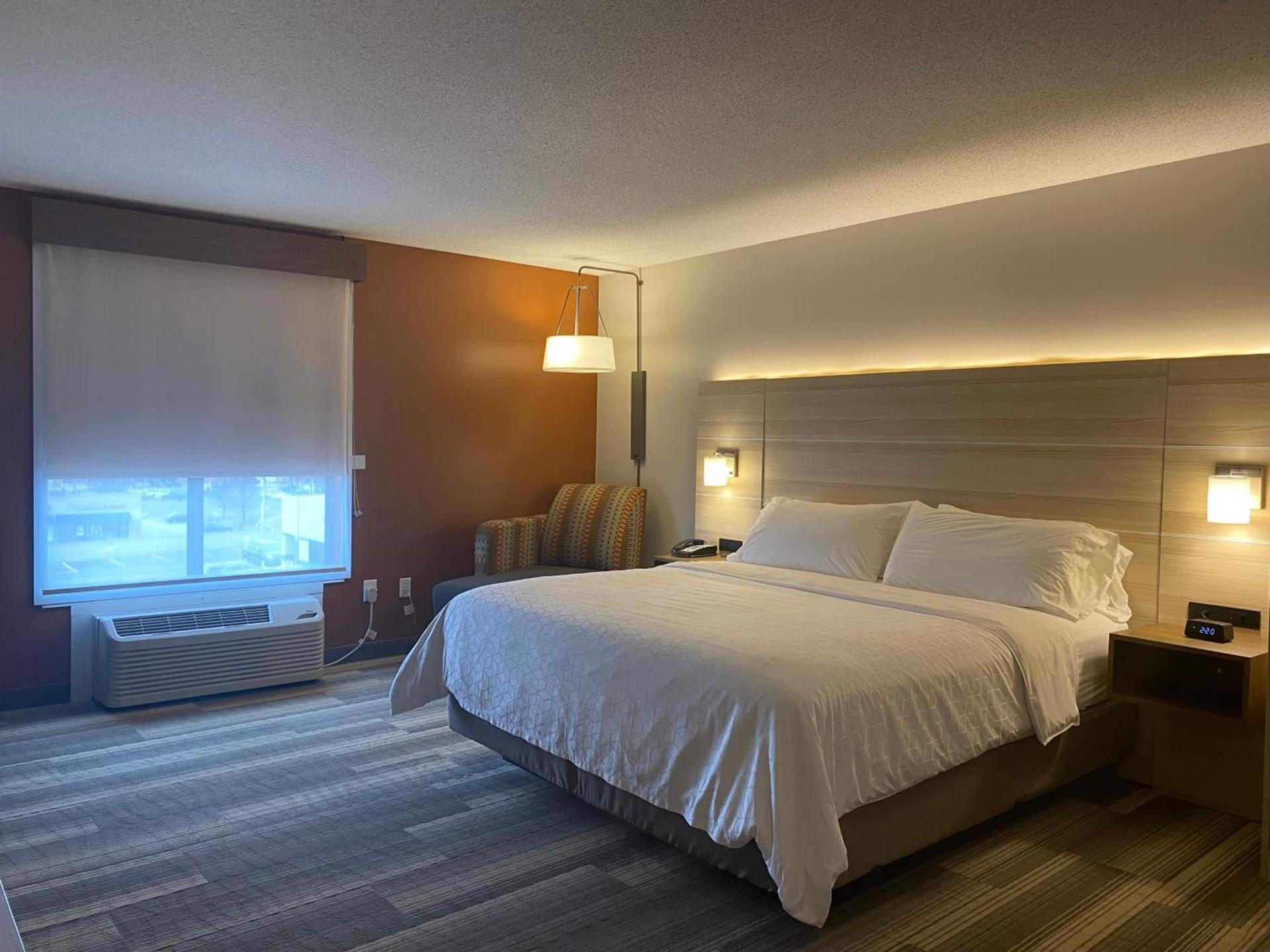 Holiday Inn Express & Suites La Porte by IHG photo 11