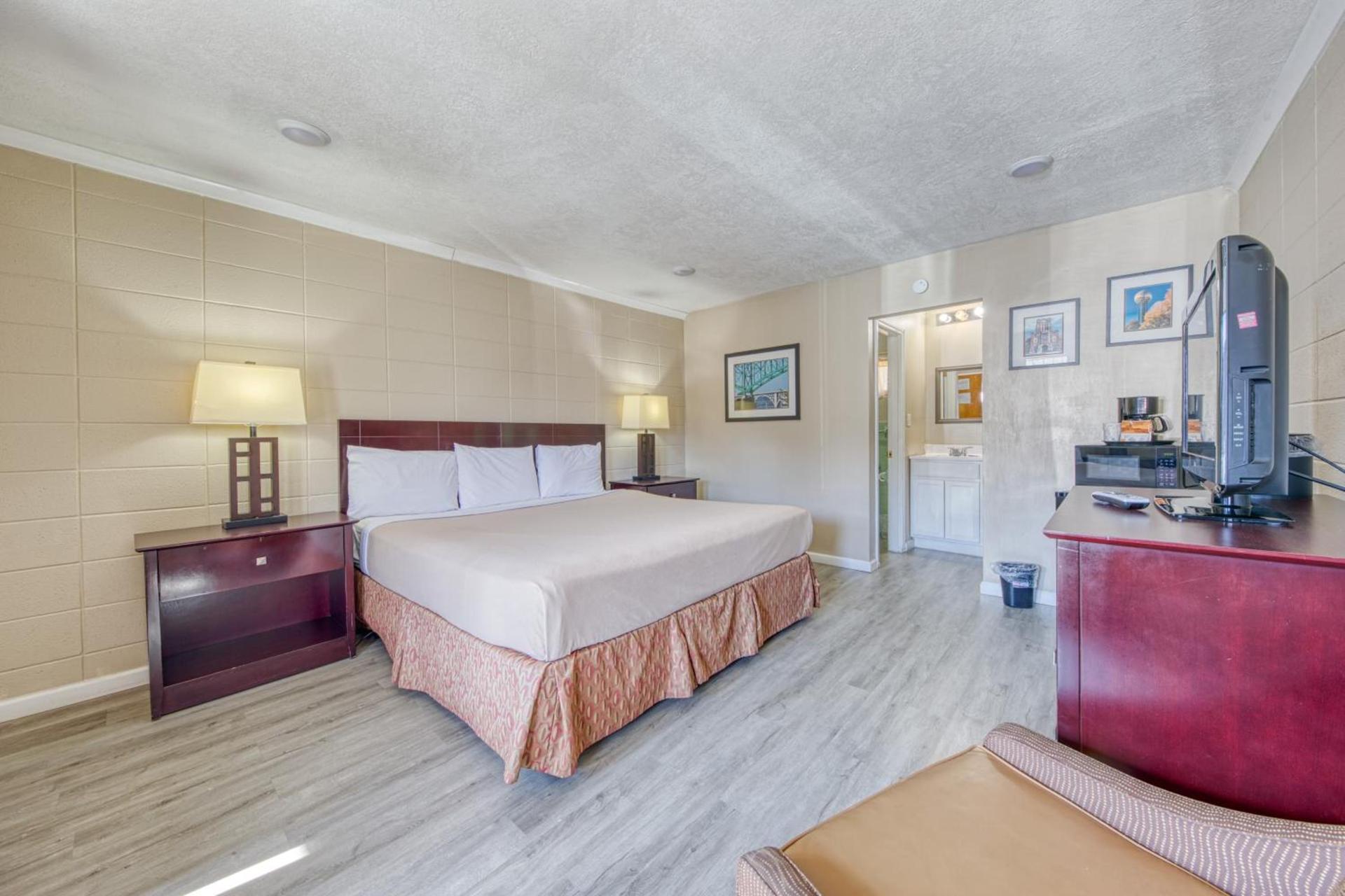 Royal Inn photo 2