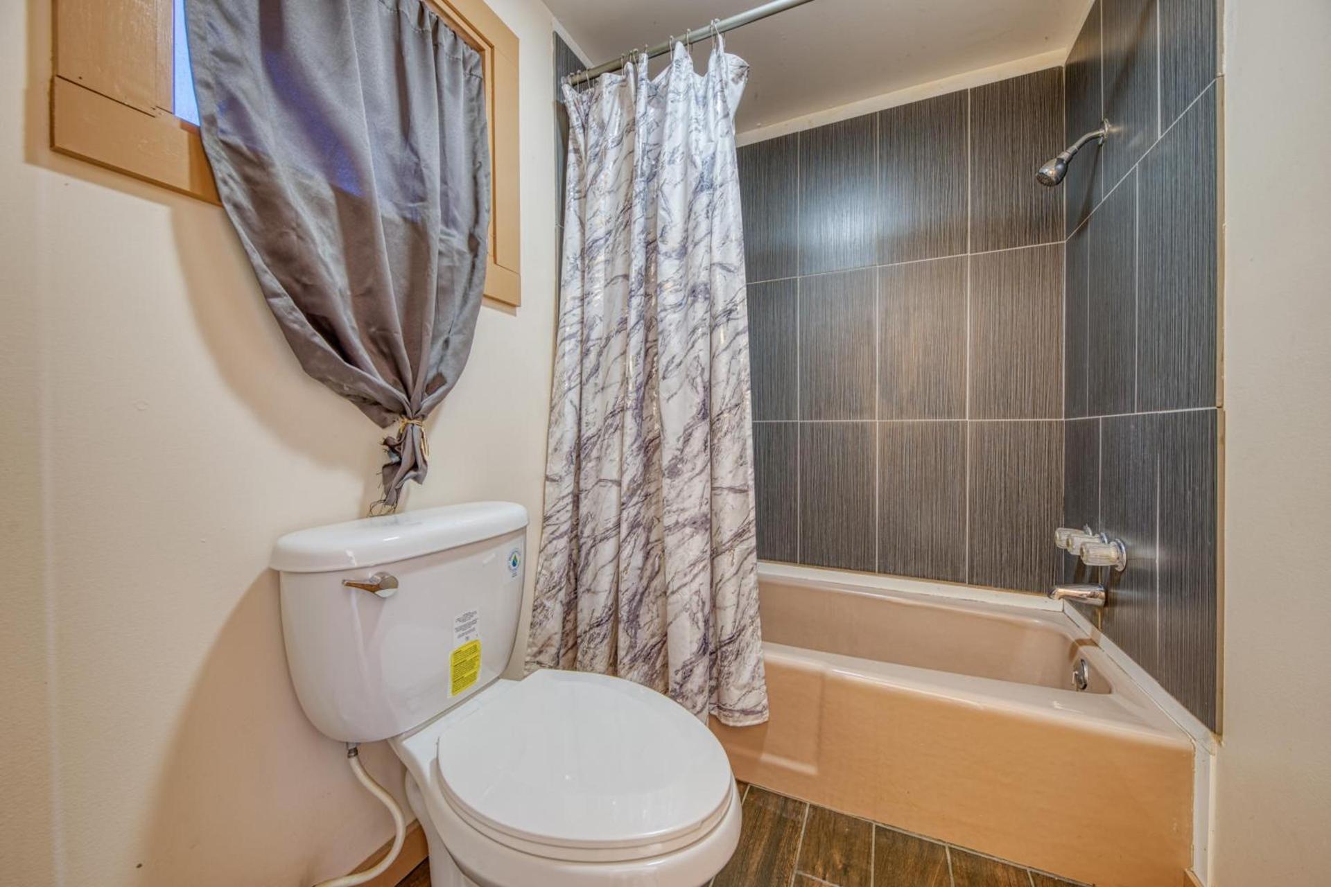 Royal Inn photo 9