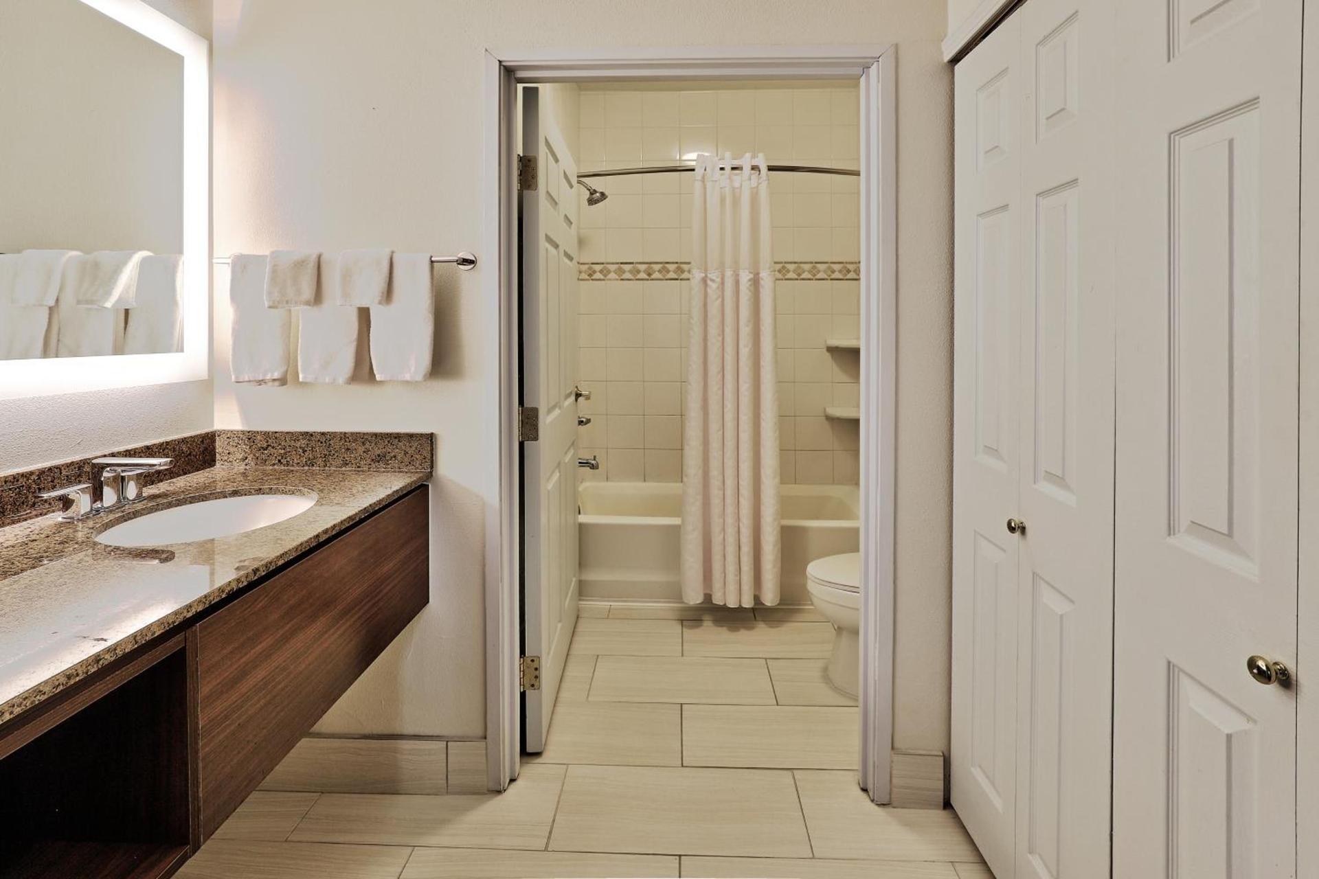 Staybridge Suites - Albuquerque Airport by IHG photo 8