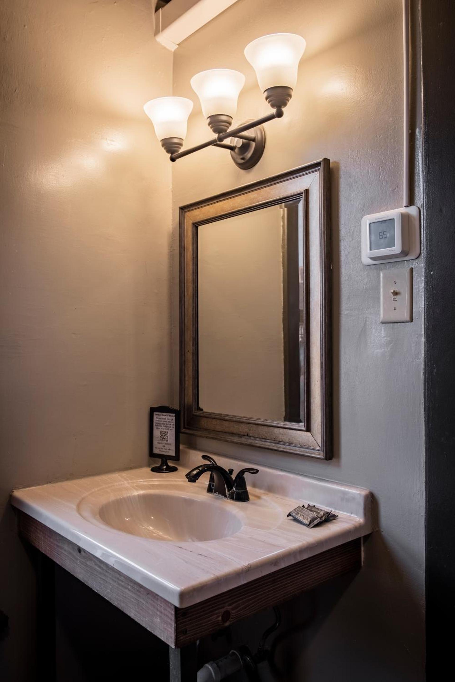Gardner Hotel & Hostel photo 85