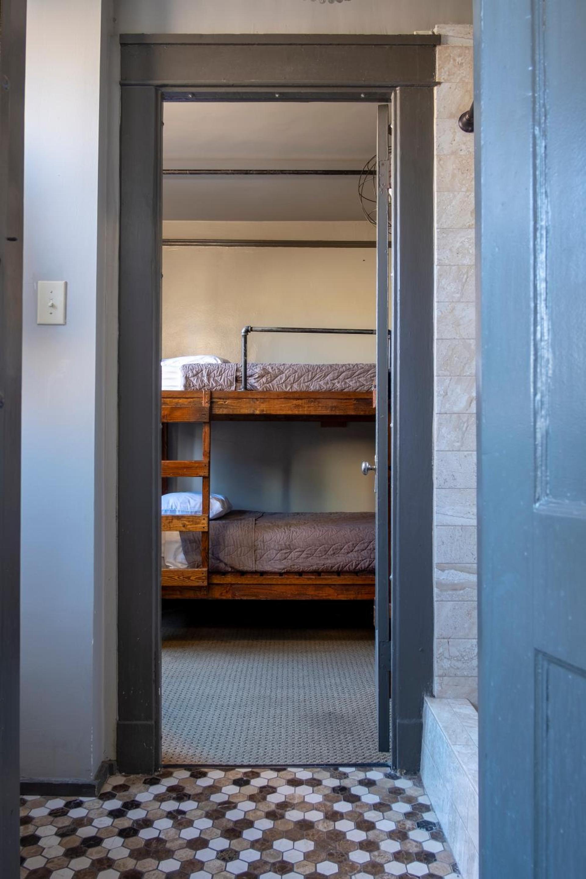 Gardner Hotel & Hostel photo 88