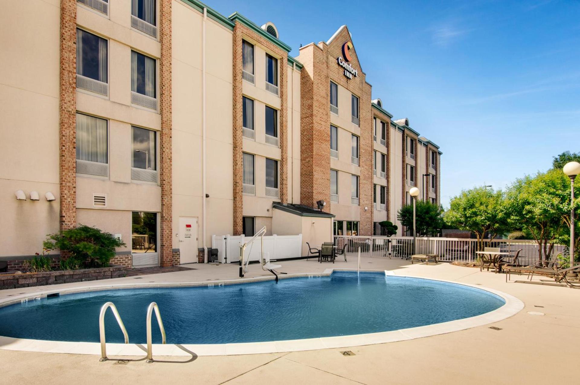 Comfort Inn Airport photo 40