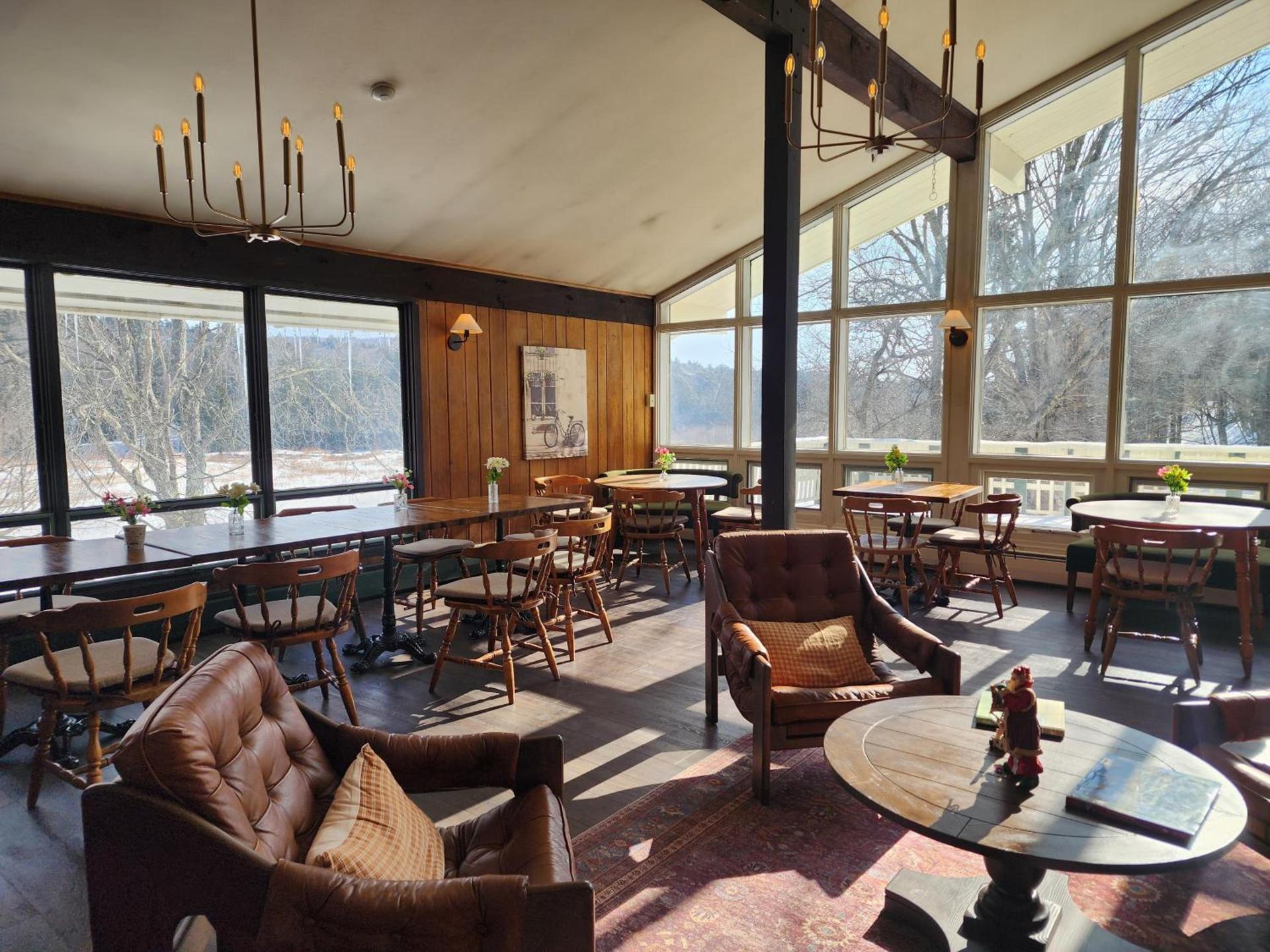 Mountaineer Inn photo 23