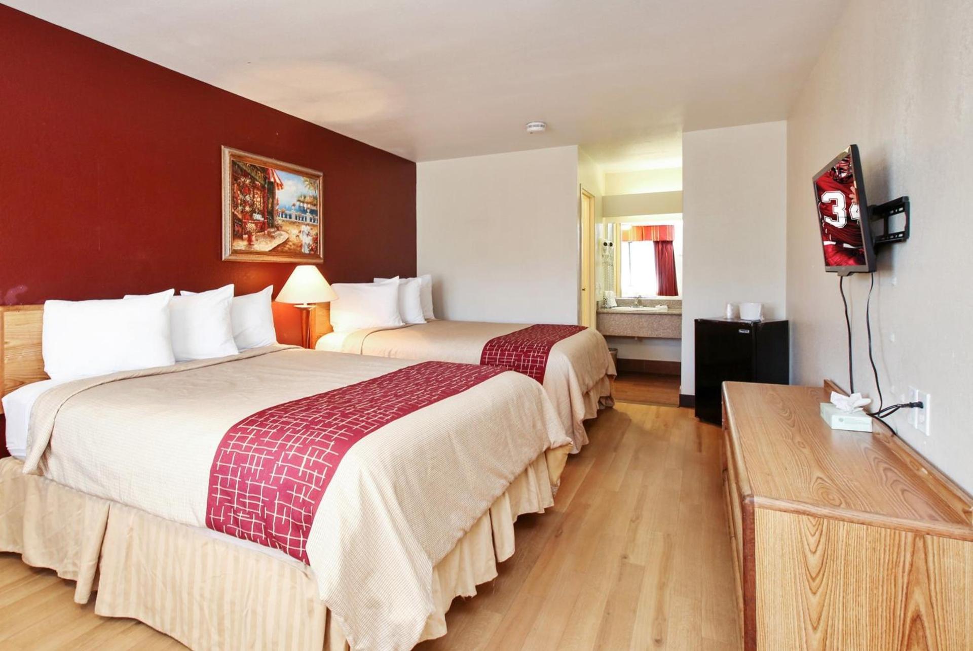 Red Roof Inn Lompoc photo 13
