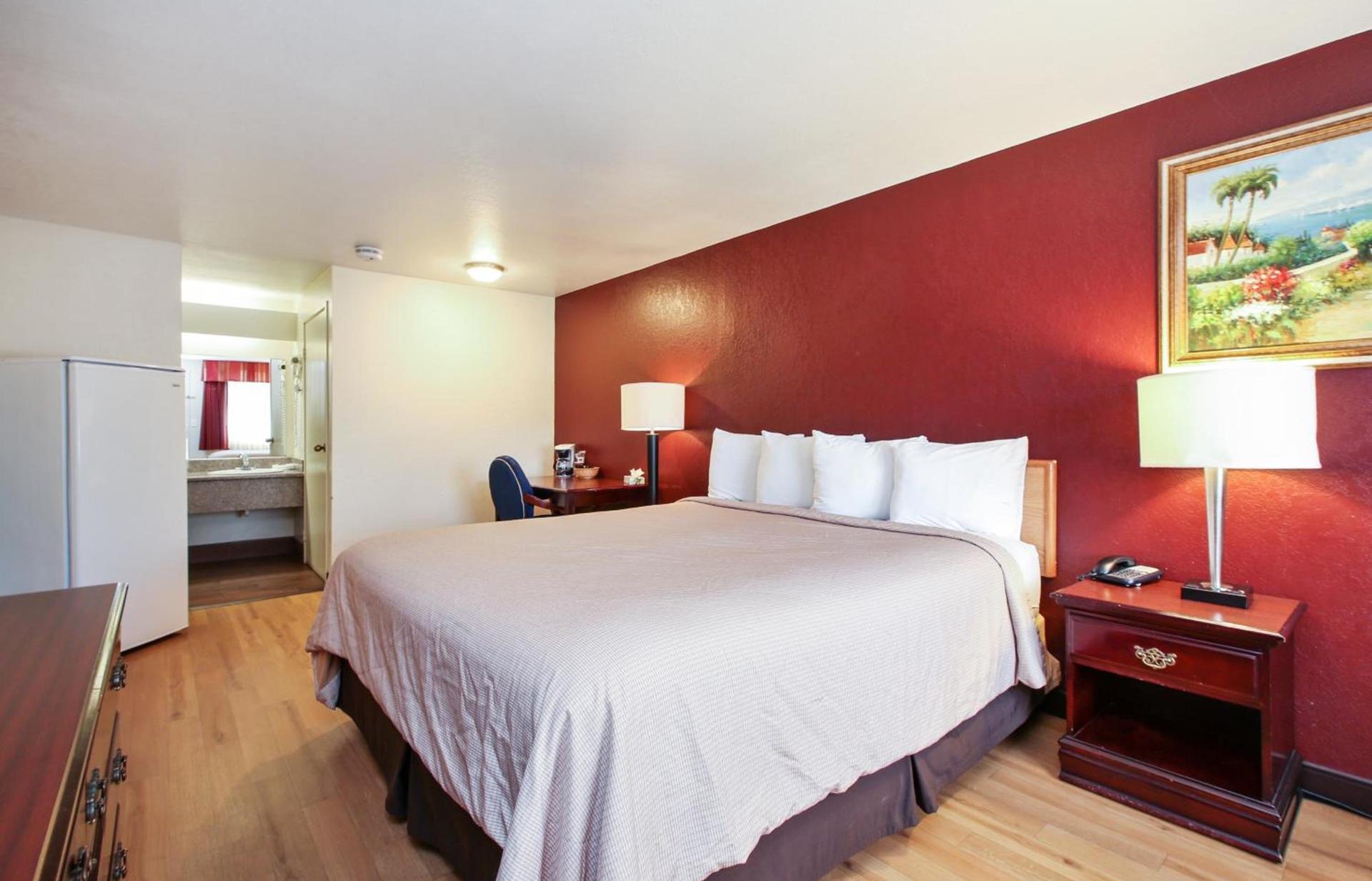 Red Roof Inn Lompoc photo 20