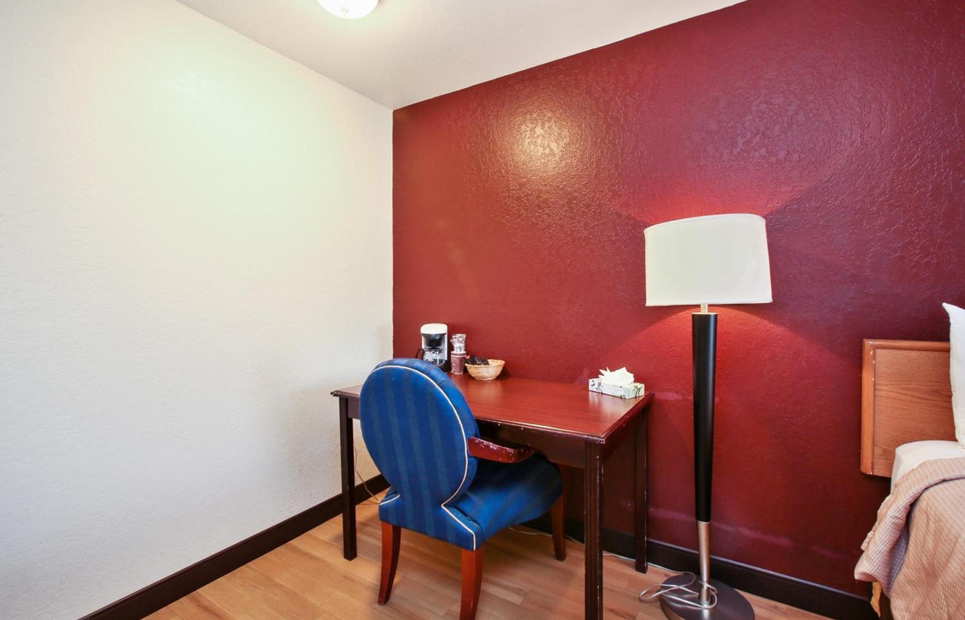 Red Roof Inn Lompoc photo 22