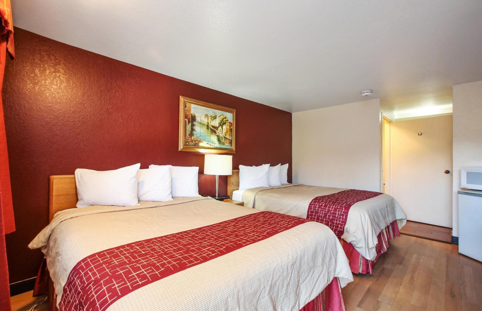 Red Roof Inn Lompoc photo 14