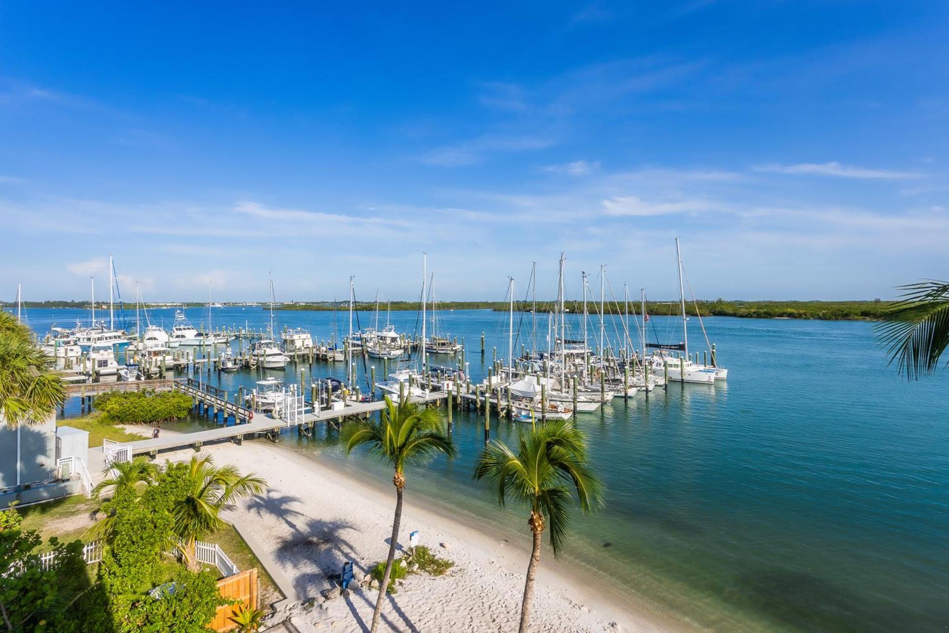 Hutchinson Island Hotel photo 86