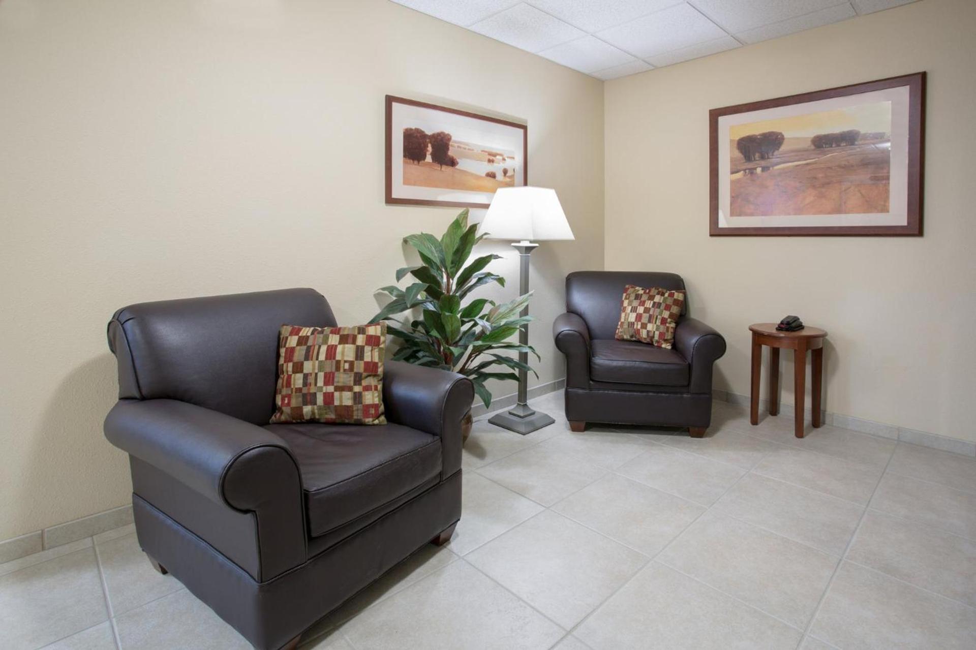 Candlewood Suites - Peoria at Grand Prairie by IHG photo 16