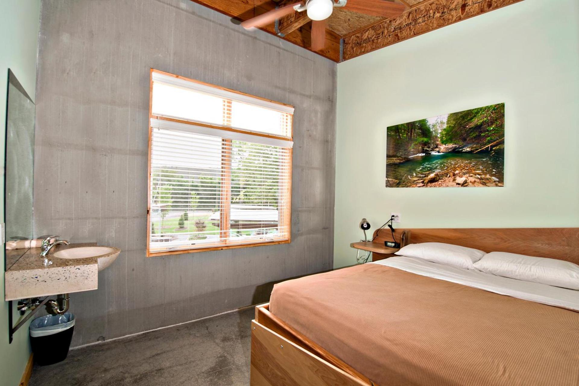 The Crash Pad: An Uncommon Hostel photo 8