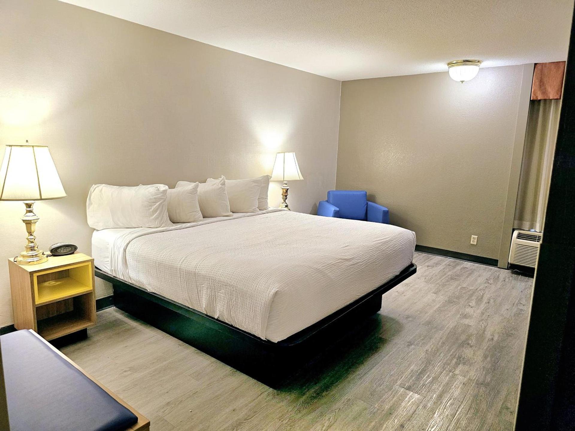 Days Inn by Wyndham Rolla photo 14
