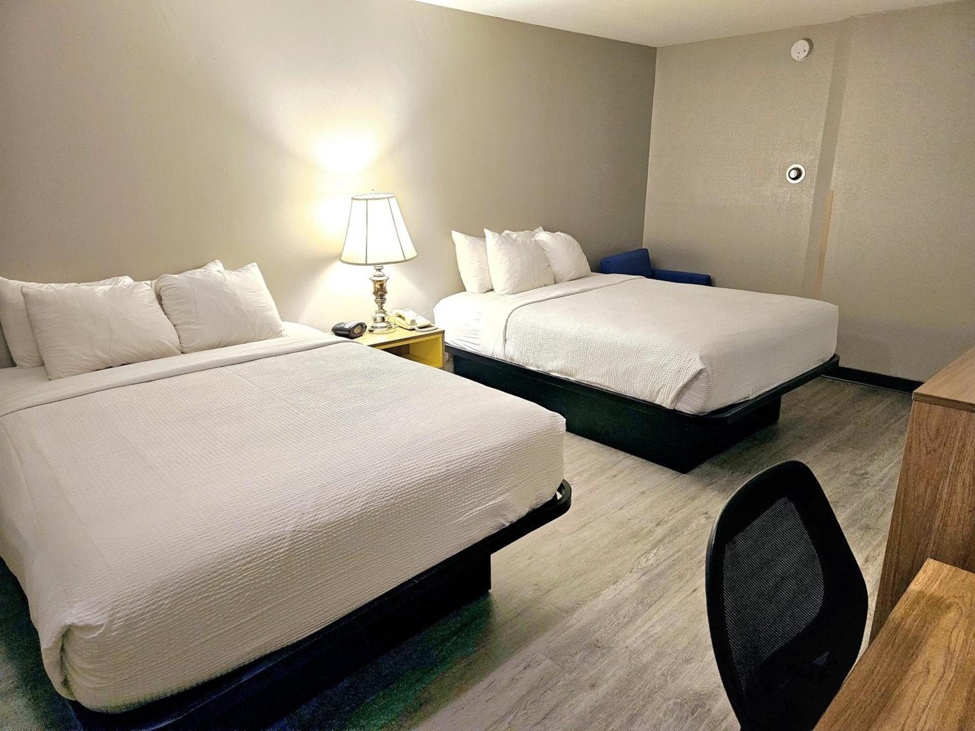 Days Inn by Wyndham Rolla photo 13