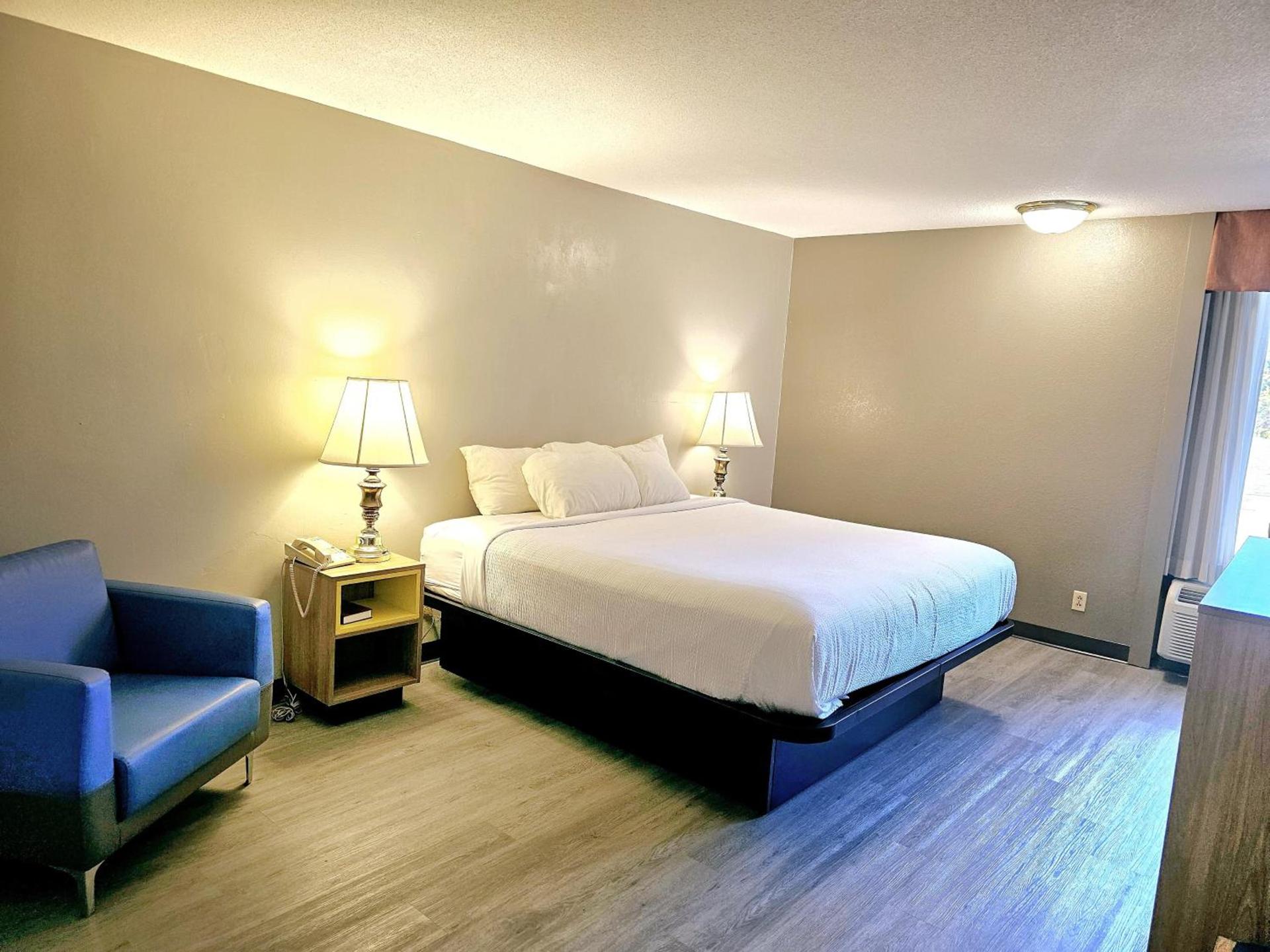 Days Inn by Wyndham Rolla photo 19