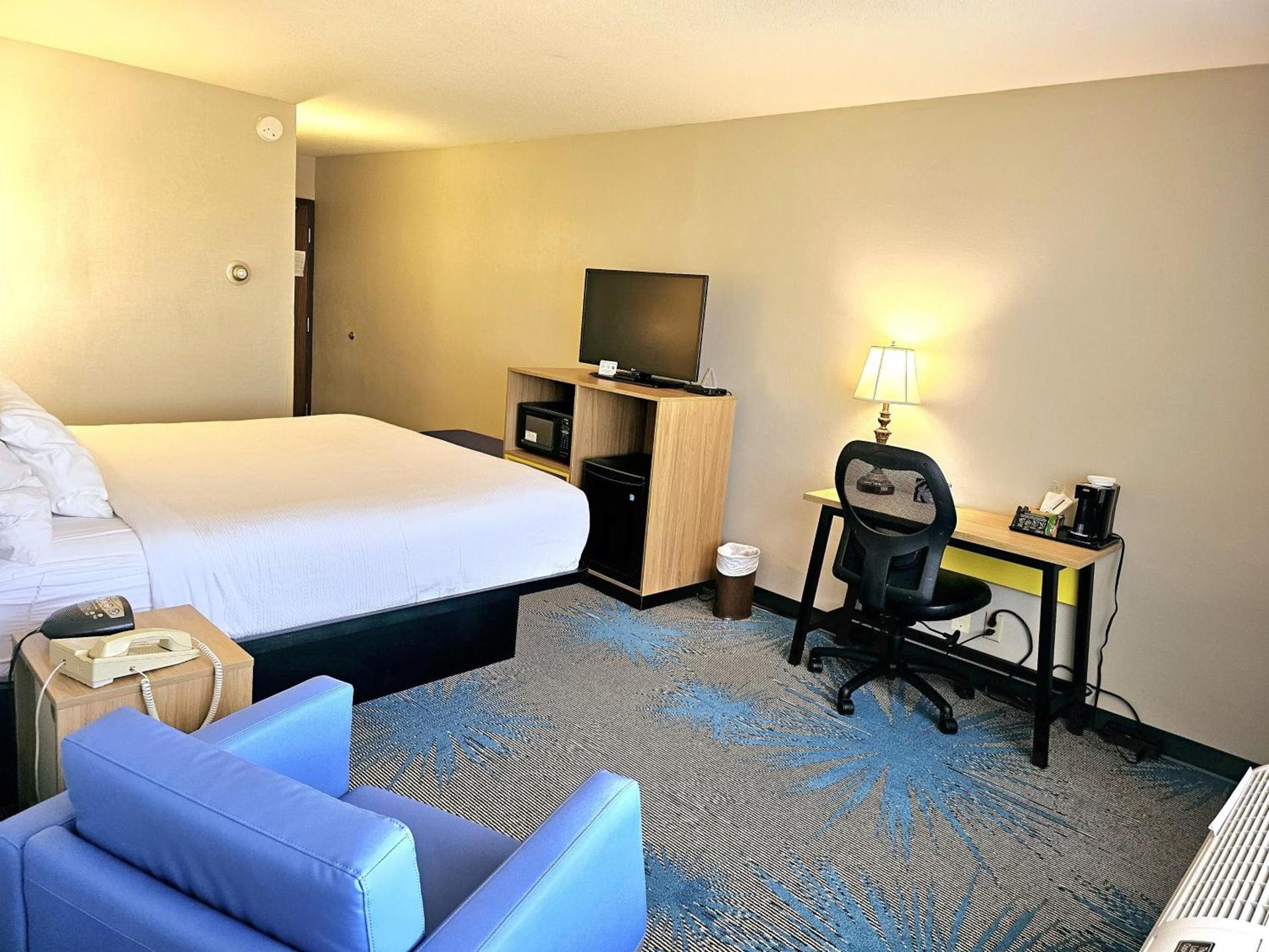 Days Inn by Wyndham Rolla photo 22