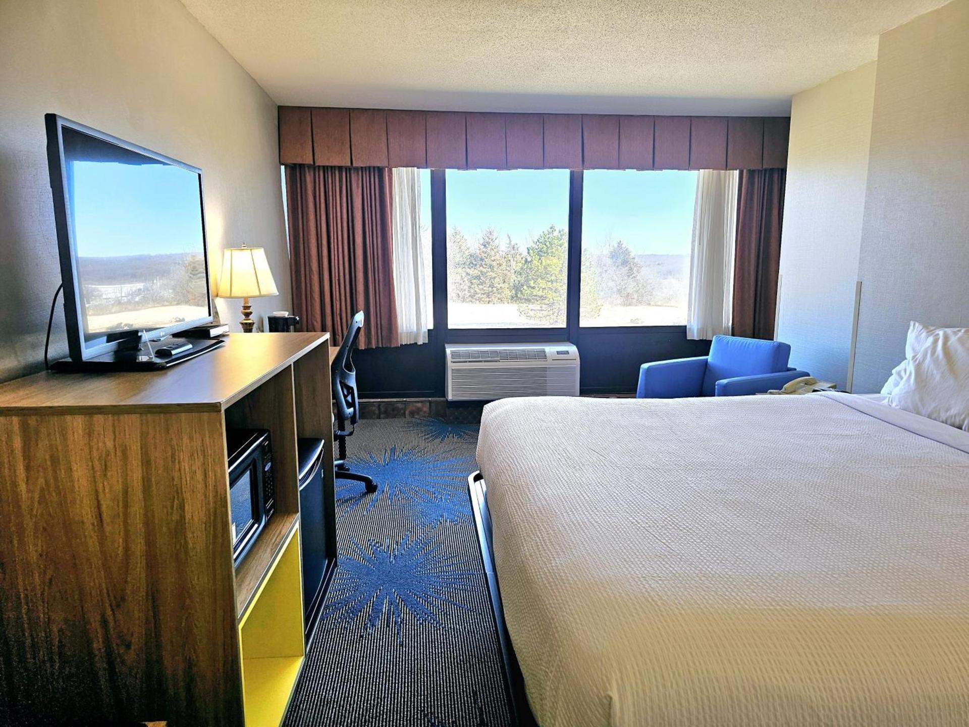 Days Inn by Wyndham Rolla photo 30