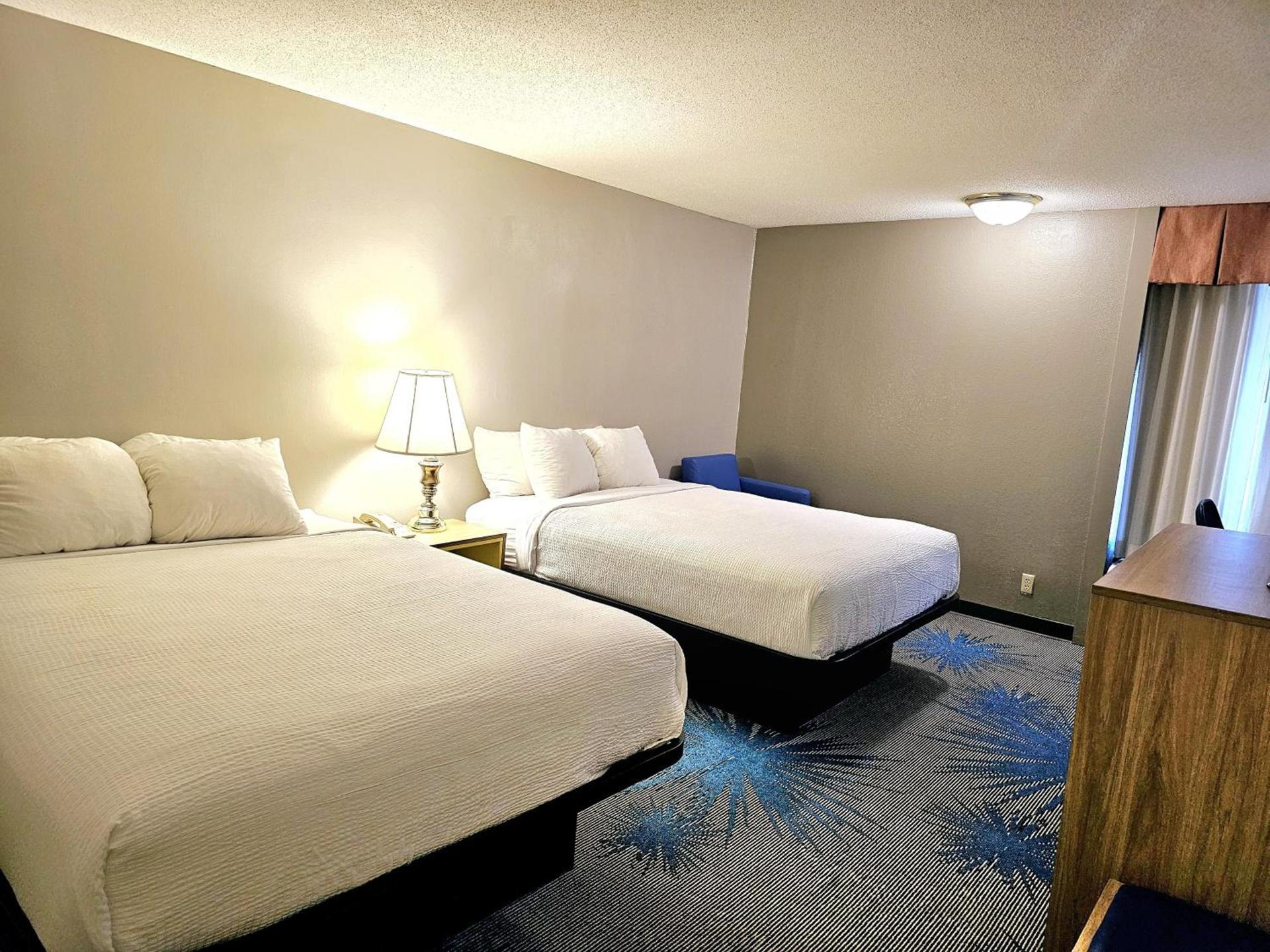 Days Inn by Wyndham Rolla photo 29