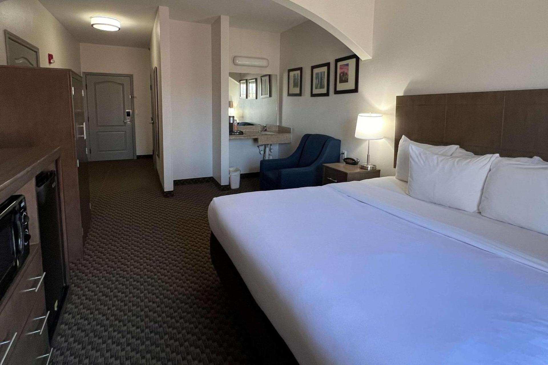 Comfort Suites Texarkana Texas photo 13