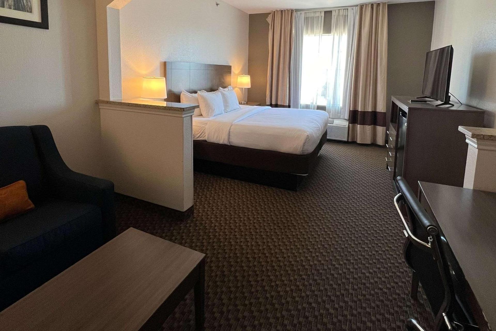 Comfort Suites Texarkana Texas photo 25