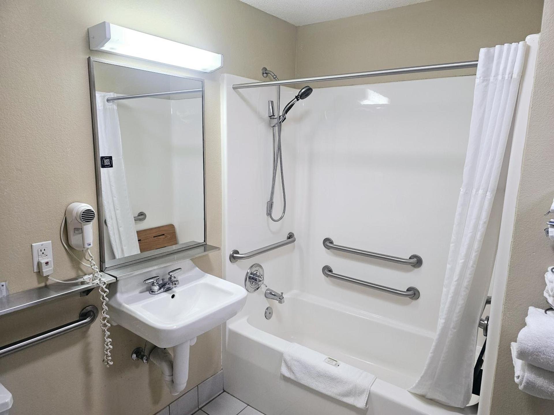 Baymont by Wyndham Rolla photo 44